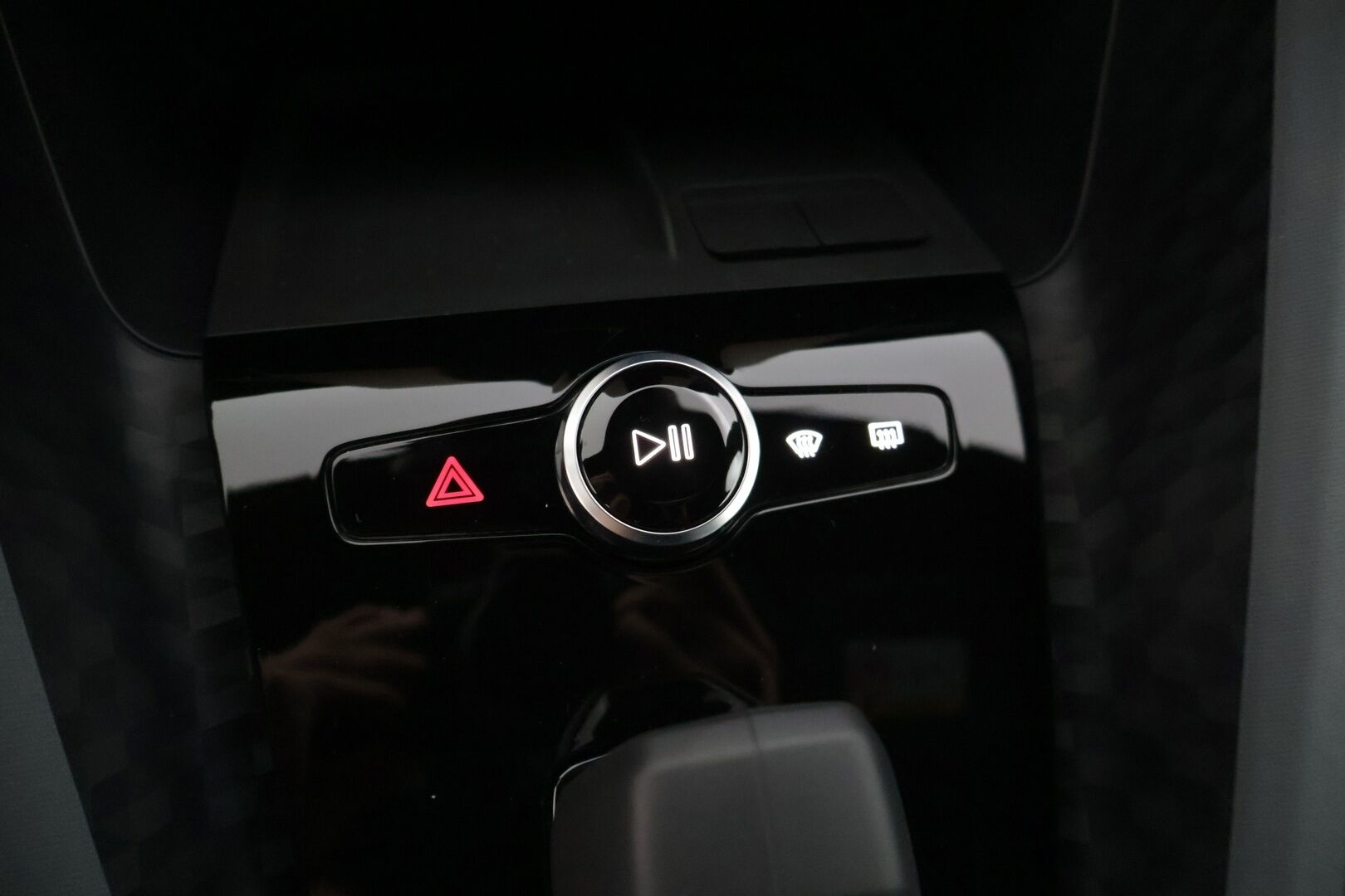 Polestar 2 2023 Standard Range Single Motor Pilot Lite, 170kW, 69kWh * Suomi-auto / 360-kamera / Esi-lämmitin / Apple&Android carplay * - * Todella siisti / Hyväkuntoiset talvi ja kesärenkaat alumiinivanteilla*
