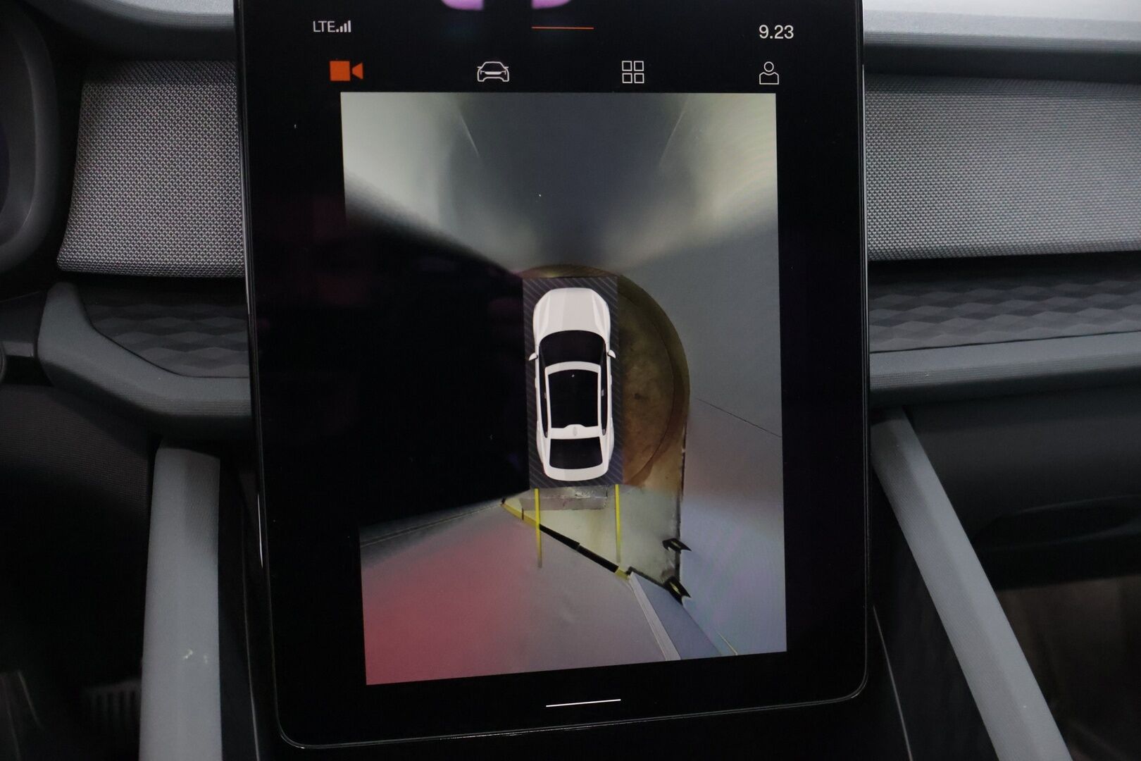 Polestar 2 2023 Standard Range Single Motor Pilot Lite, 170kW, 69kWh * Suomi-auto / 360-kamera / Esi-lämmitin / Apple&Android carplay * - * Todella siisti / Hyväkuntoiset talvi ja kesärenkaat alumiinivanteilla*