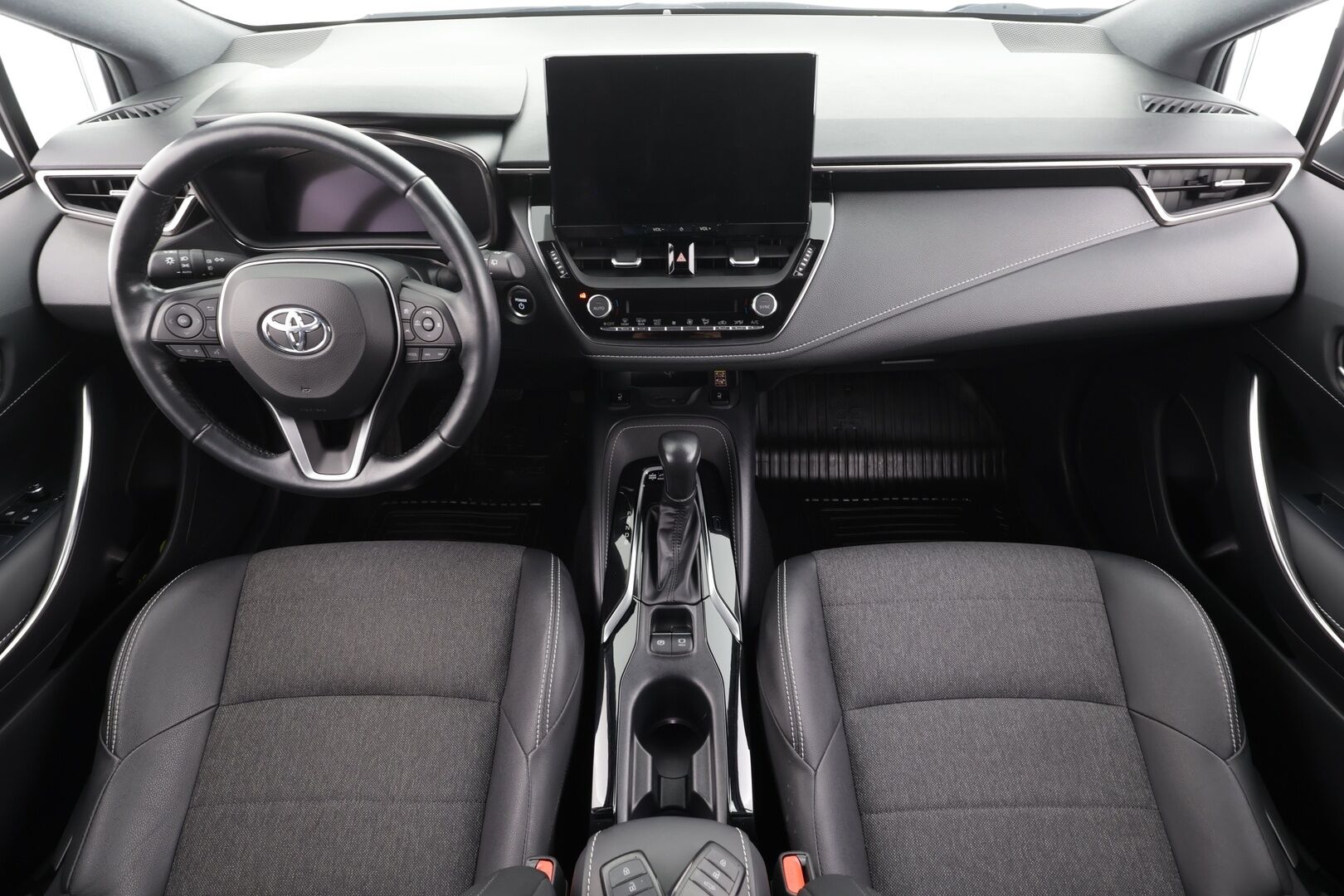 Toyota Corolla 2023 Touring Sports 1,8 Hybrid Launch Edition * ACC / P.kamera / LED / Navi / KeylessGo / Sähköluukku / Facelift / Puolinahat * - Suomi-auto / Kahdet renkaat aluvanteilla / Merkkihuollettu* - HULLUT BLACKWEEK JATKOT - KORKOTARJOUS 2,49%