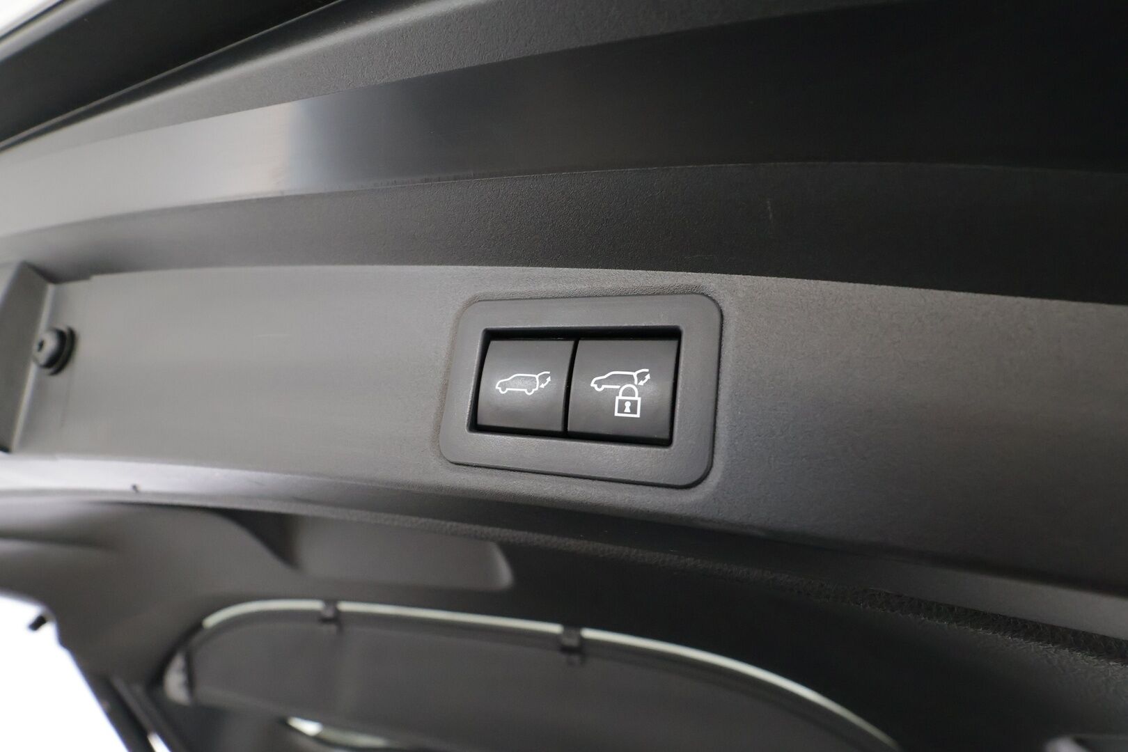 Toyota Corolla 2023 Touring Sports 1,8 Hybrid Launch Edition * ACC / P.kamera / LED / Navi / KeylessGo / Sähköluukku / Facelift / Puolinahat * - Suomi-auto / Kahdet renkaat aluvanteilla / Merkkihuollettu* - HULLUT BLACKWEEK JATKOT - KORKOTARJOUS 2,49%