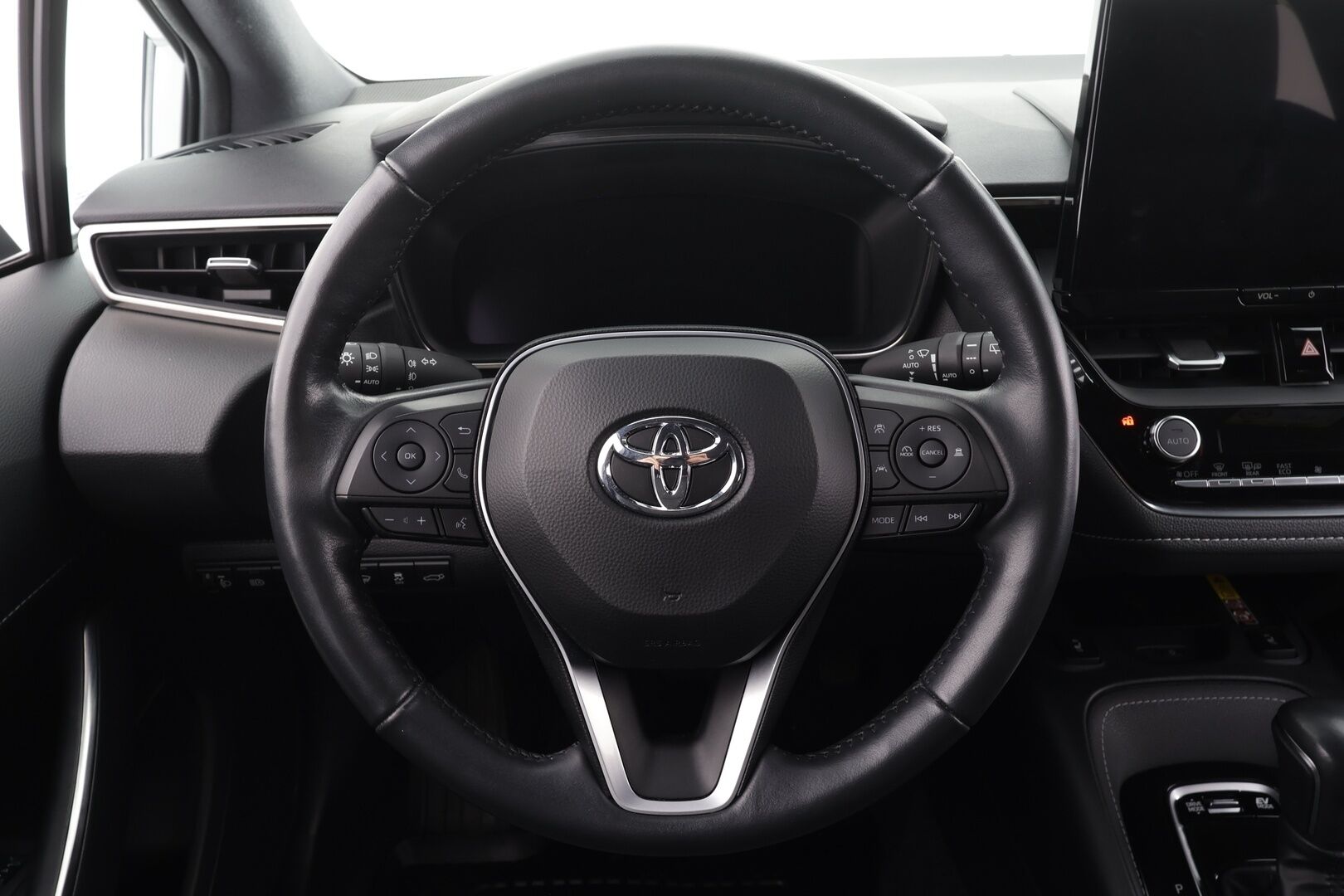 Toyota Corolla 2023 Touring Sports 1,8 Hybrid Launch Edition * ACC / P.kamera / LED / Navi / KeylessGo / Sähköluukku / Facelift / Puolinahat * - Suomi-auto / Kahdet renkaat aluvanteilla / Merkkihuollettu* - HULLUT BLACKWEEK JATKOT - KORKOTARJOUS 2,49%