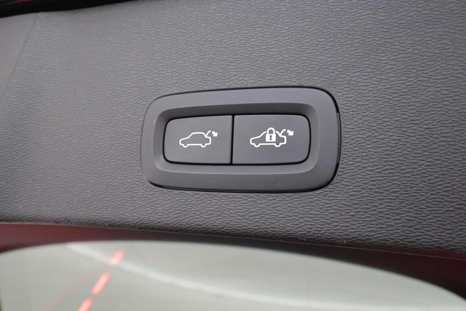 Volvo C40 2023 Recharge Twin Ultimate aut - | ILP | Koukku | ACC | Lasikatto | H&K | 360 | Sporttipenkki Muistilla | Pixel-LED | Navi | Kaistavahti | Keyless | 1-om Suomi-auto | 2x Latauskaapelit | Kahdet renkaat | Merkkihuollot |