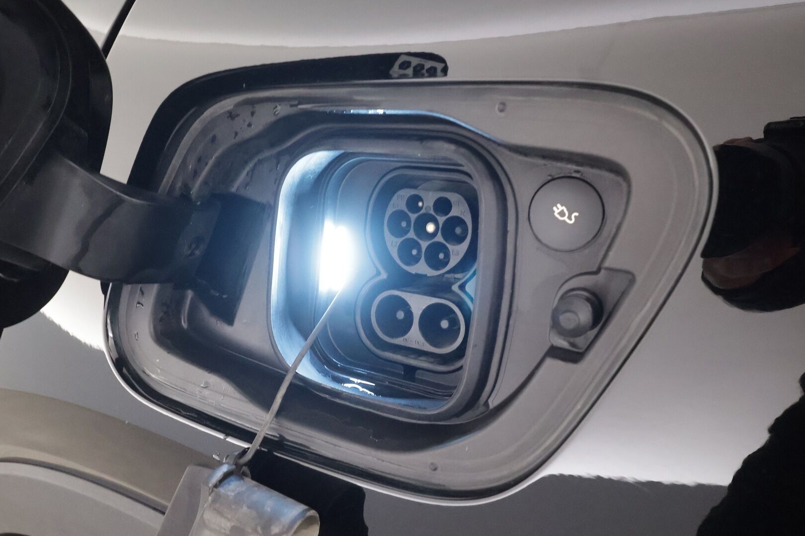 Volvo C40 2023 Recharge Twin Ultimate aut - | ILP | Koukku | ACC | Lasikatto | H&K | 360 | Sporttipenkki Muistilla | Pixel-LED | Navi | Kaistavahti | Keyless | 1-om Suomi-auto | 2x Latauskaapelit | Kahdet renkaat | Merkkihuollot |
