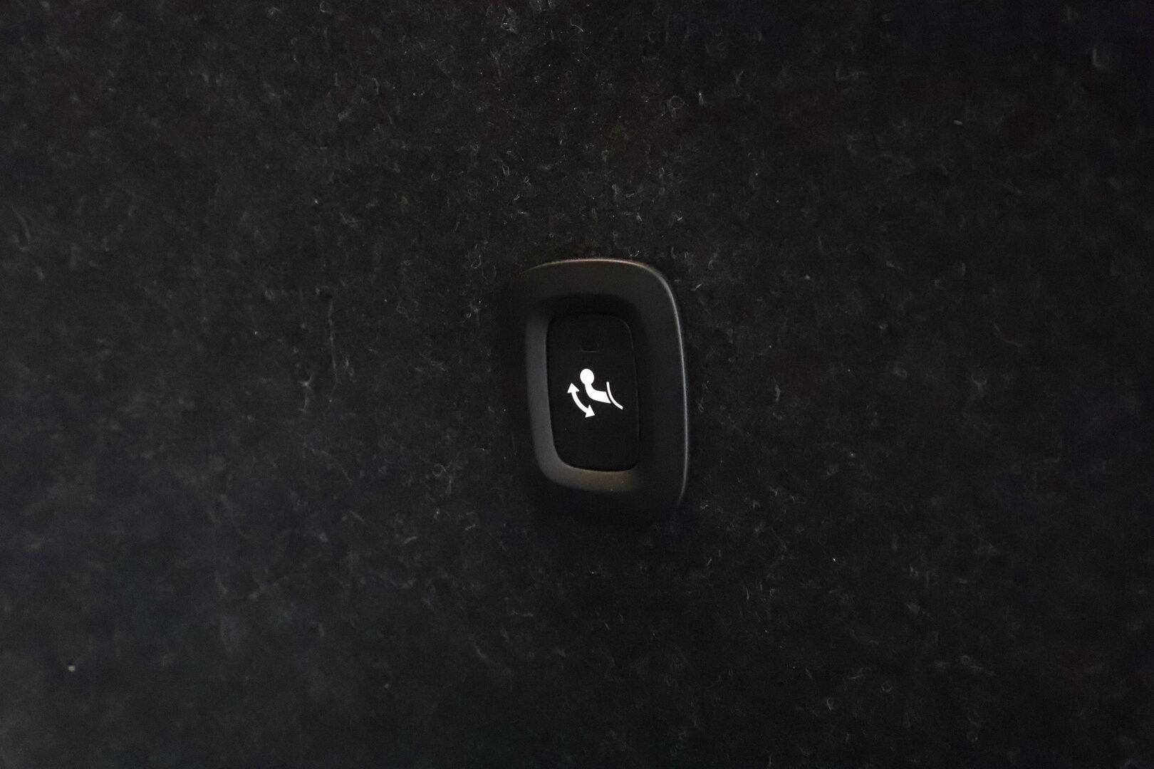 Volvo C40 2023 Recharge Twin Ultimate aut - | ILP | Koukku | ACC | Lasikatto | H&K | 360 | Sporttipenkki Muistilla | Pixel-LED | Navi | Kaistavahti | Keyless | 1-om Suomi-auto | 2x Latauskaapelit | Kahdet renkaat | Merkkihuollot |