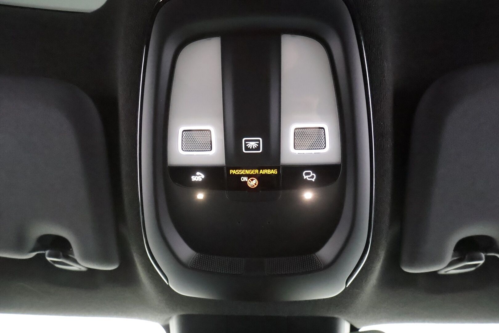 Volvo C40 2023 Recharge Twin Ultimate aut - | ILP | Koukku | ACC | Lasikatto | H&K | 360 | Sporttipenkki Muistilla | Pixel-LED | Navi | Kaistavahti | Keyless | 1-om Suomi-auto | 2x Latauskaapelit | Kahdet renkaat | Merkkihuollot |