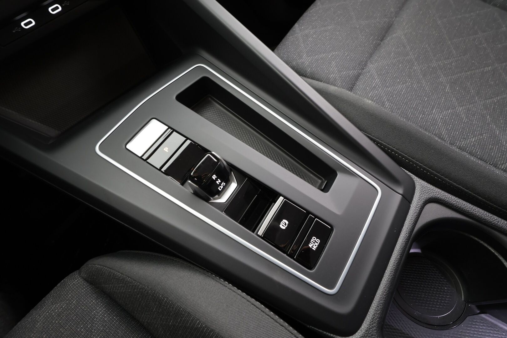 Volkswagen Golf 2023 Comfort Business 1,0 eTSI 81 kW DSG * ACC / Webasto / HUD / P.Kamera / LED / Keyless * - 1.Om Suomi-auto / Kahdet Renkaat - HULLUT AVAJAISHULINAT KORKOTARJOUS 3,29 %