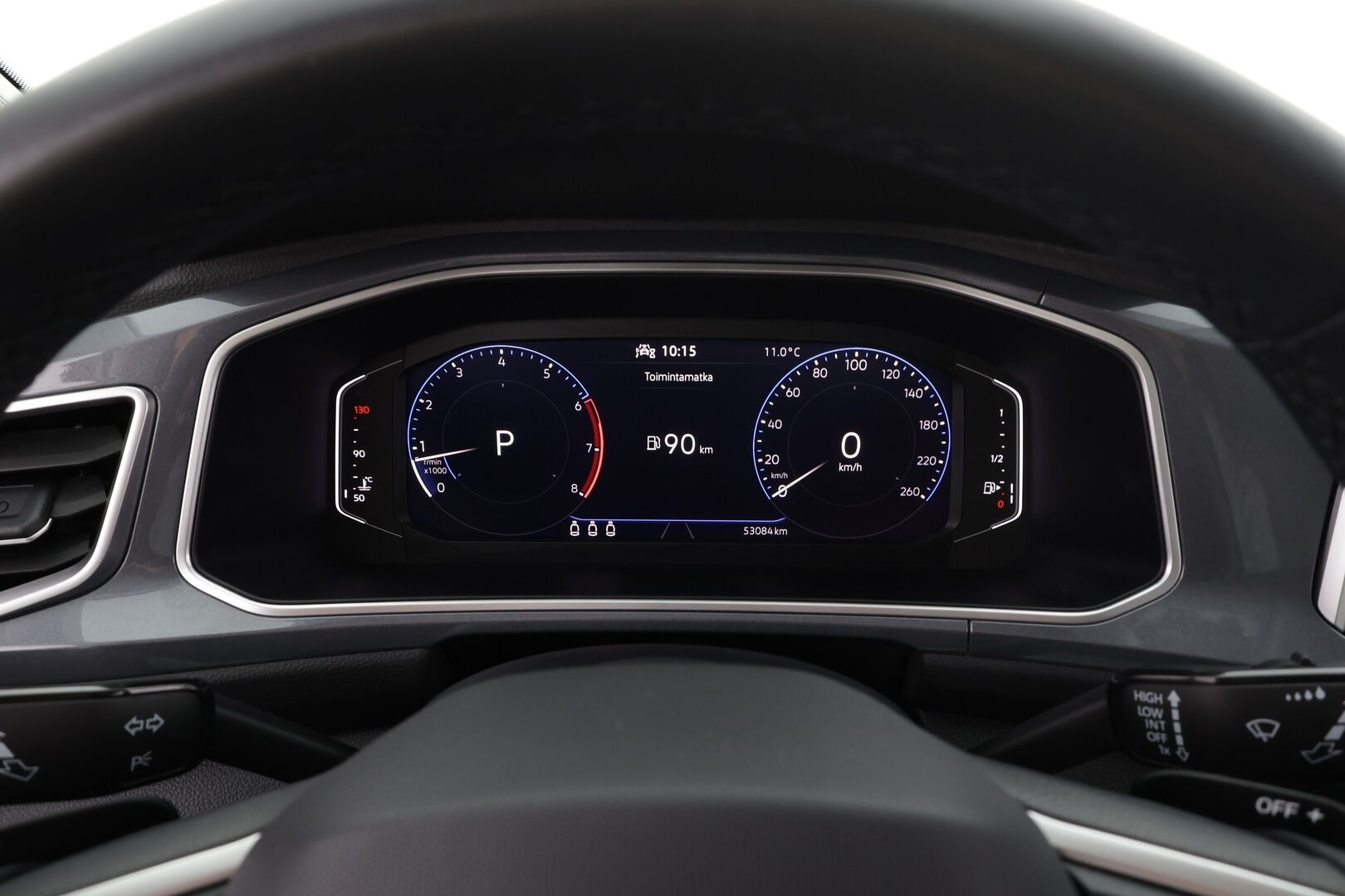 Volkswagen T-Roc 2023 Style Business 1,5 TSI EVO 110 kW DSG * Webasto / ACC / LED / P.tutkat / Digimittaristo / Kaistavahti * - 1-om Suomi-auto / Kahdet renkaat aluvanteilla 