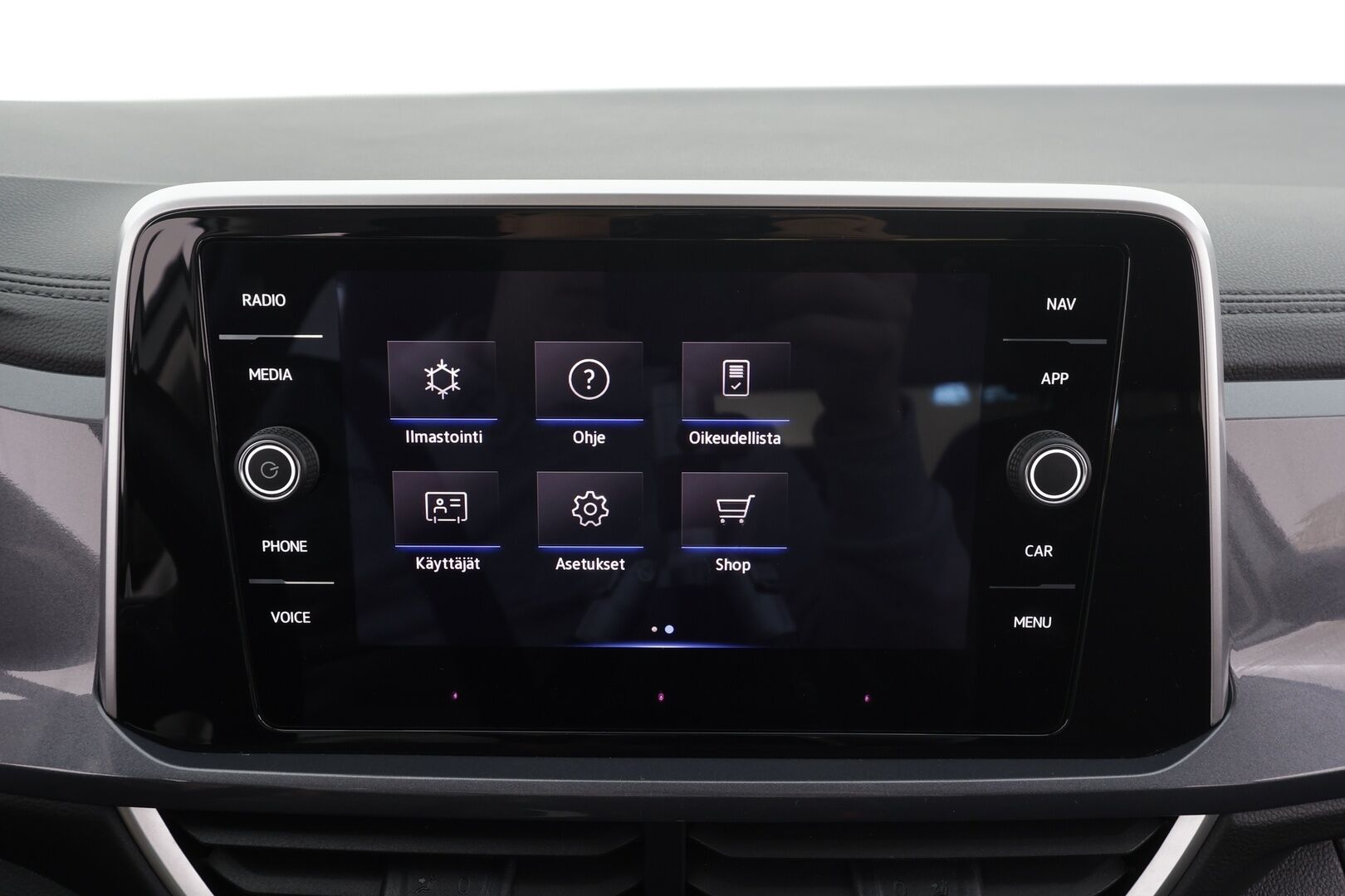 Volkswagen T-Roc 2023 Style Business 1,5 TSI EVO 110 kW DSG * Webasto / ACC / LED / P.tutkat / Digimittaristo / Kaistavahti * - 1-om Suomi-auto / Kahdet renkaat aluvanteilla 