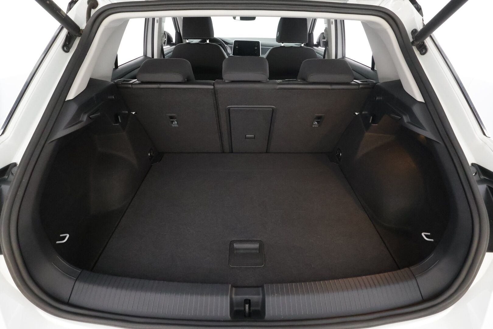 Volkswagen T-Roc 2023 Style Business 1,5 TSI EVO 110 kW DSG * Webasto / ACC / LED / P.tutkat / Digimittaristo / Kaistavahti * - 1-om Suomi-auto / Kahdet renkaat aluvanteilla 