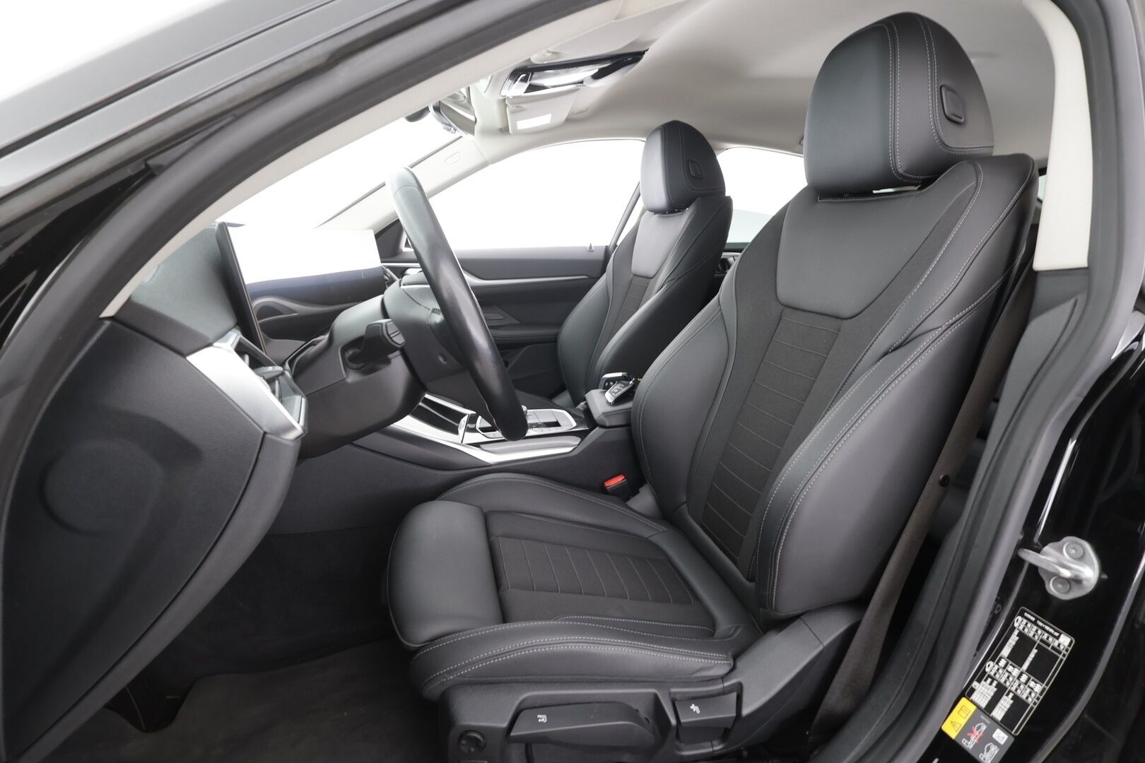 BMW i4 2024 eDrive35 - Adapt.vakkari | ILP | Sporttipenkit | Puolinahat | P.kamera | LED | Apple & Android | Akuston esilämmitys | 1-om suomiauto | ALV