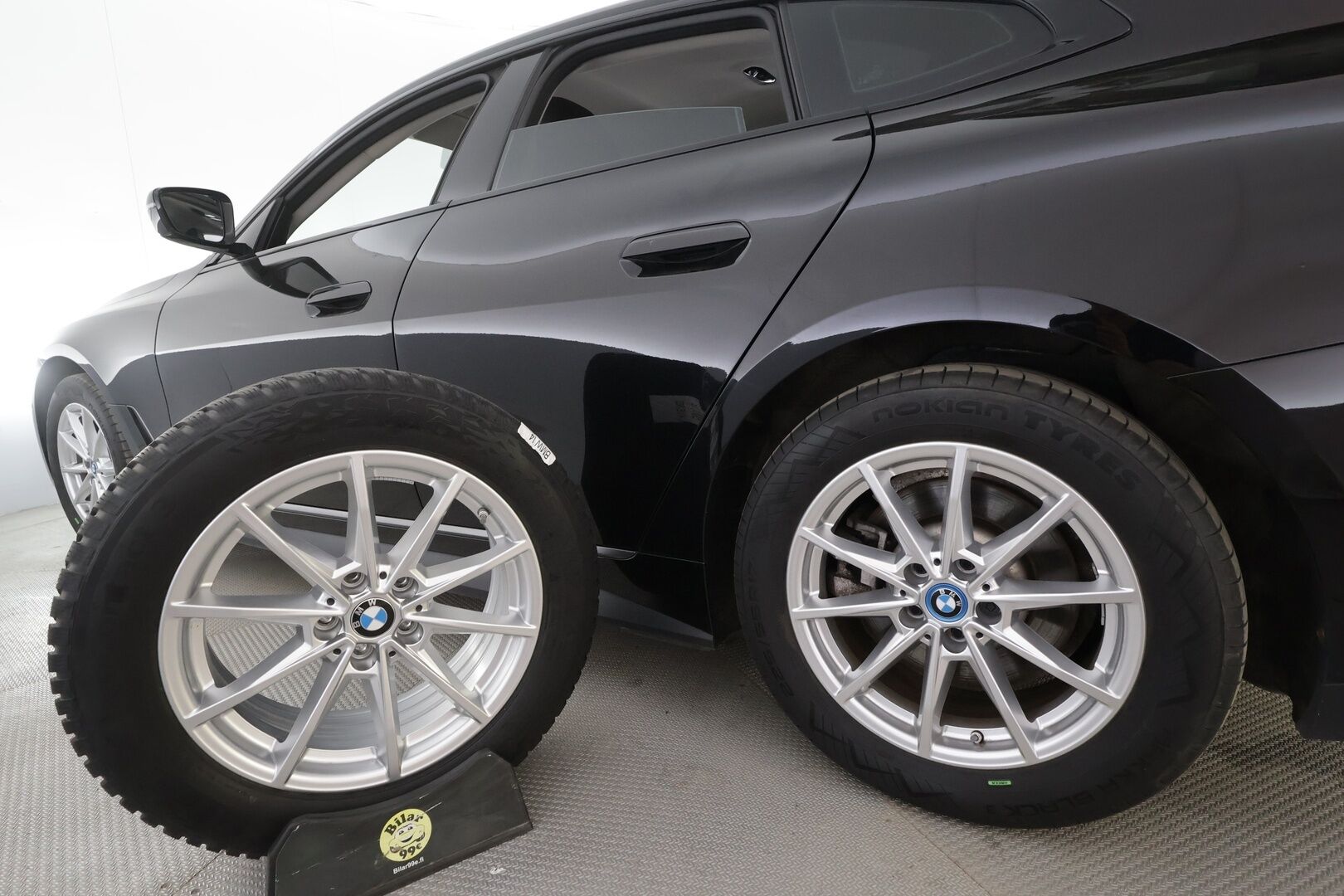BMW i4 2024 eDrive35 - Adapt.vakkari | ILP | Sporttipenkit | Puolinahat | P.kamera | LED | Apple & Android | Akuston esilämmitys | 1-om suomiauto | ALV