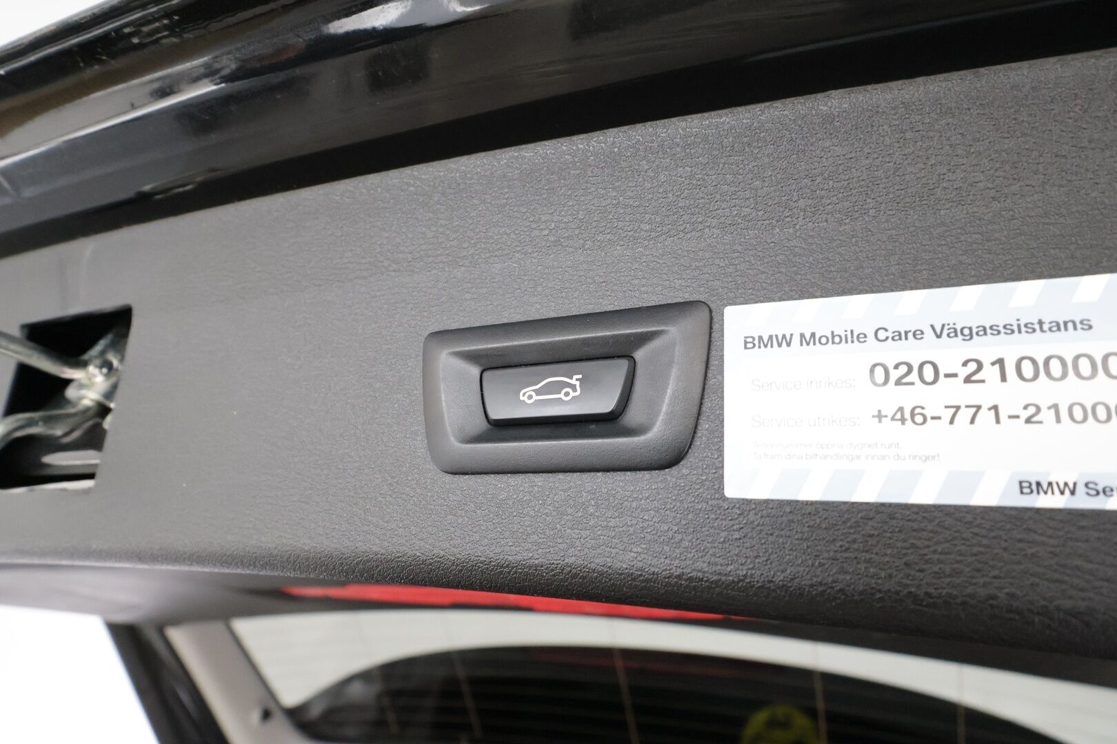 BMW X1 2021 F48 xDrive25e A Charged Edition xLine * ACC / HUD / Koukku / P.kamera / LED / Navi / Puolinahat * - Kahdet renkaat aluvanteilla