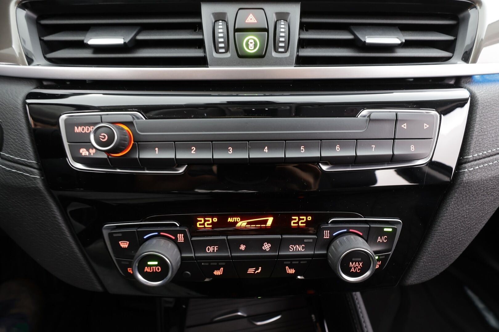 BMW X1 2021 F48 xDrive25e A Charged Edition xLine * ACC / HUD / Koukku / P.kamera / LED / Navi / Puolinahat * - Kahdet renkaat aluvanteilla