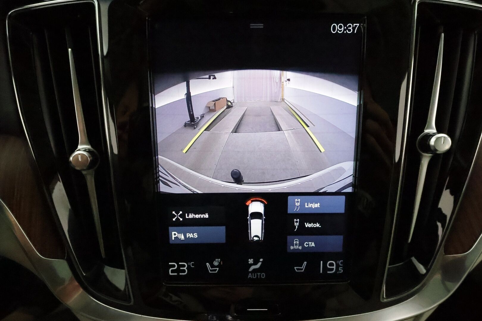 Volvo V60 2020 T8 TwE AWD Inscription aut *ACC / Panorama / Muistipenkki / Webasto / Koukku / Full LED / Navi / Vaaleat nahat / BLIS* - Kahdet renkaat Volvon vanteilla / Merkkihuollettu / Viimeisin huolto 78tkm!