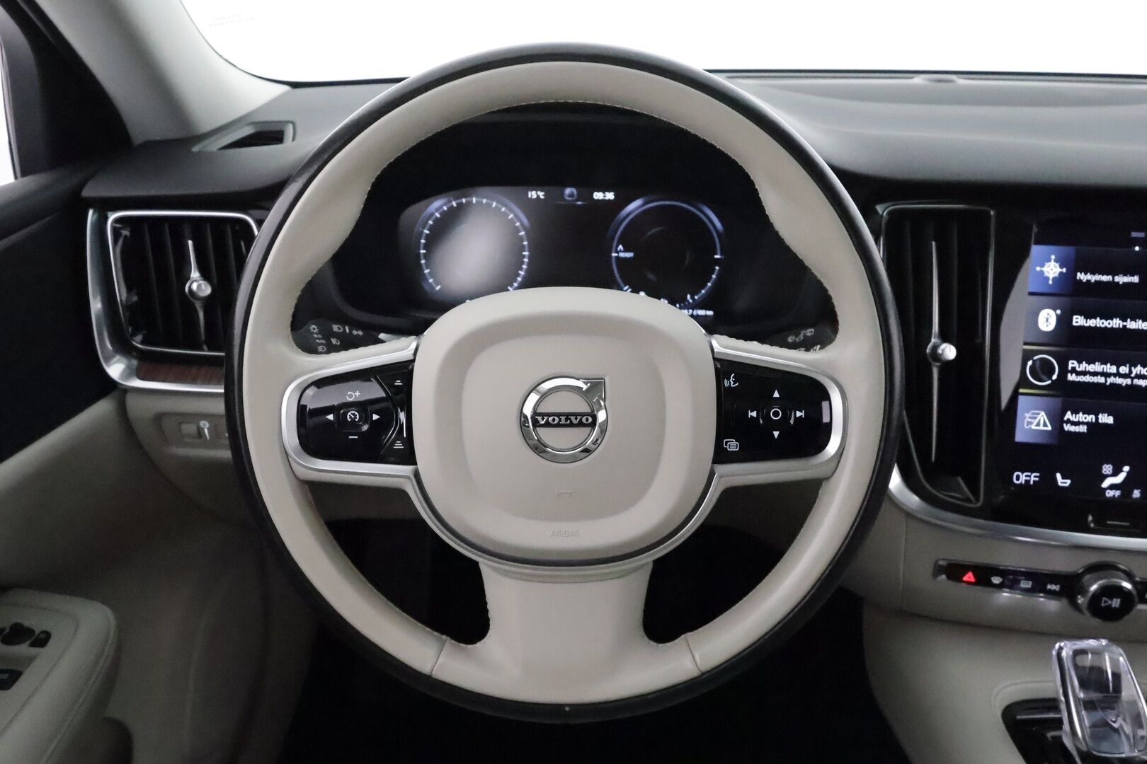 Volvo V60 2020 T8 TwE AWD Inscription aut *ACC / Panorama / Muistipenkki / Webasto / Koukku / Full LED / Navi / Vaaleat nahat / BLIS* - Kahdet renkaat Volvon vanteilla / Merkkihuollettu / Viimeisin huolto 78tkm!