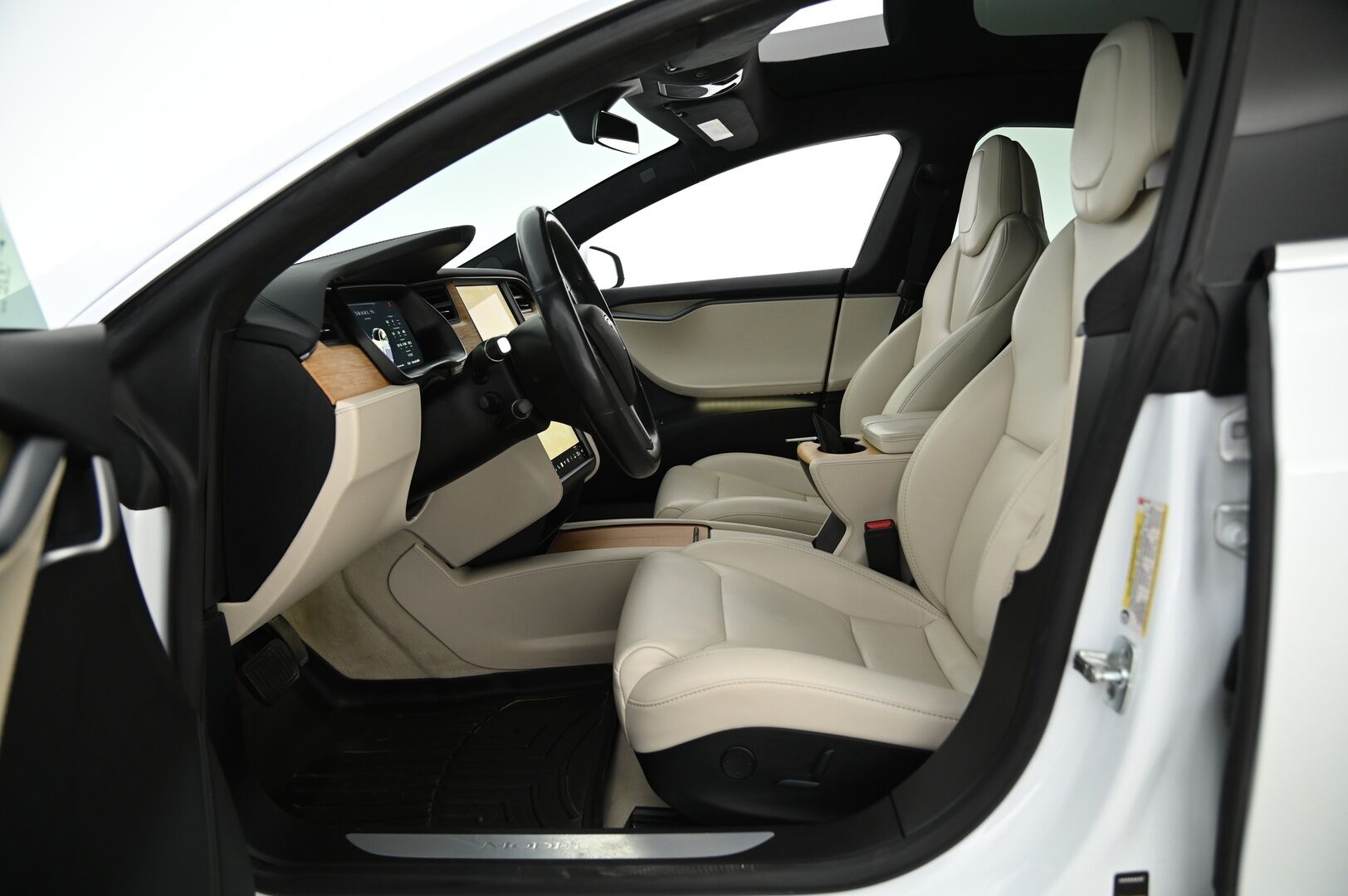 TESLA MODEL S 2019 Long Range Raven AWD * Adapt.Vak / ilma-alusta / Premium äänentoisto / Full LED* - 3,99 % KORKOTARJOUS TÄHÄN AUTOON - Soh Arvo 94% / Kaksilla alkuperäisillä teslan vanteilla! Säädettävä ilma-alusta