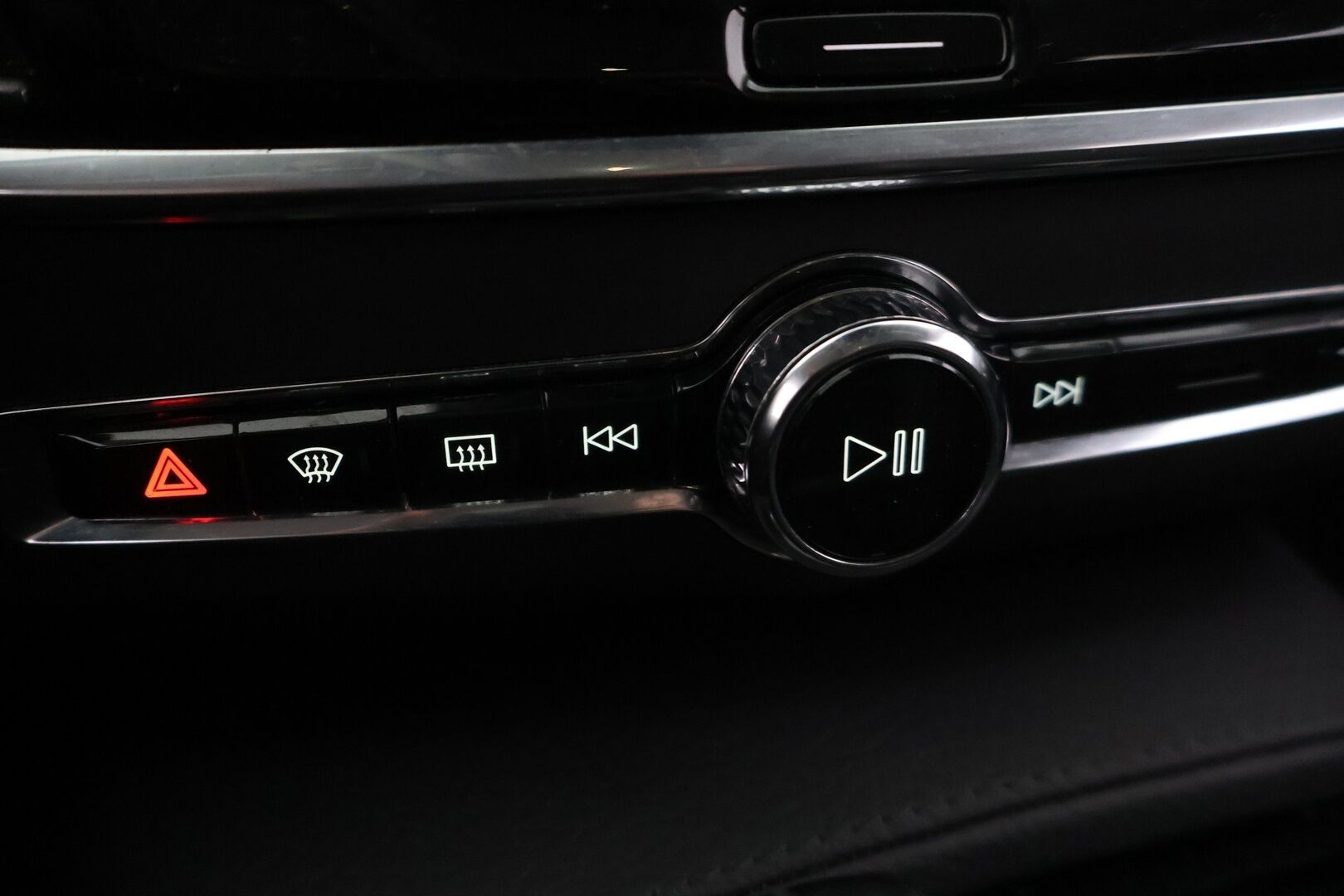 Volvo V90 2020 10.4kWh, T8 AWD Momentum - * Jakohihna tehty | KeyLessGo | Adapt. vakionopeudensäädin | Volvo On Call *