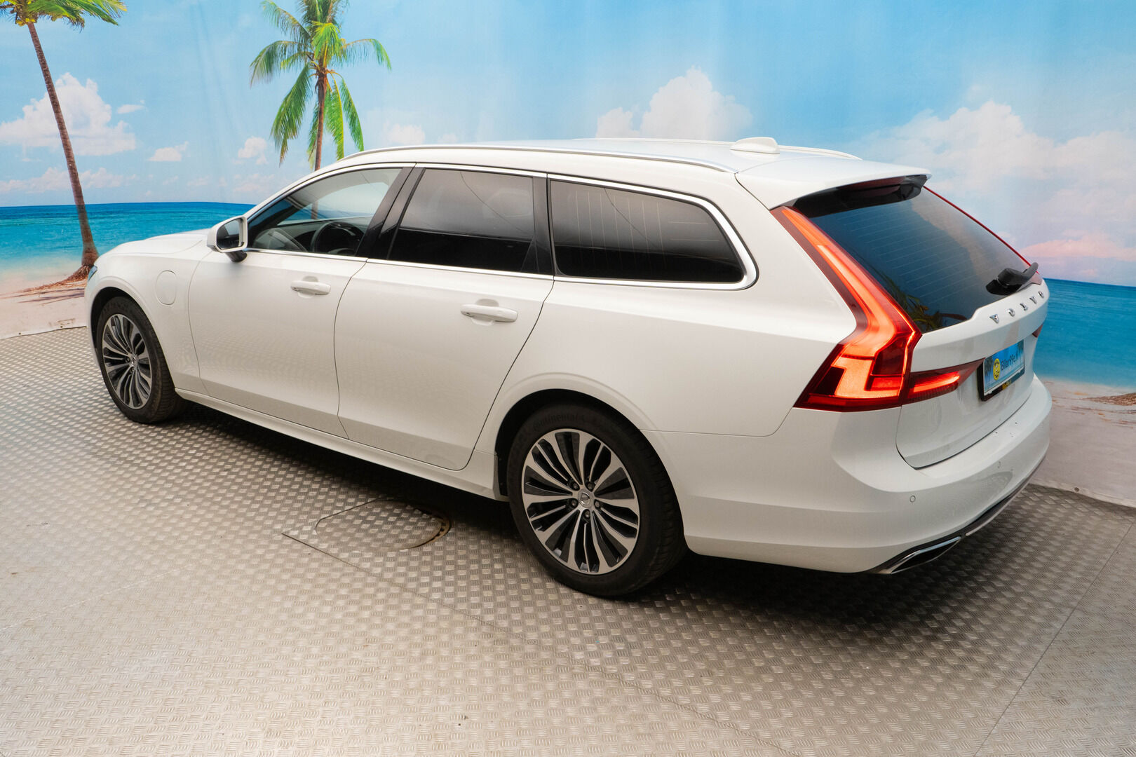 Volvo V90 2020 T8 TwE AWD Momentum Aut. *Puolinahat / Koukku / Kamera / VOC* - KAHDET RENKAAT/ JAKOHIHNA TEHTY - HULLUT AVAJAISHULINAT KORKOTARJOUS 3,29 %
