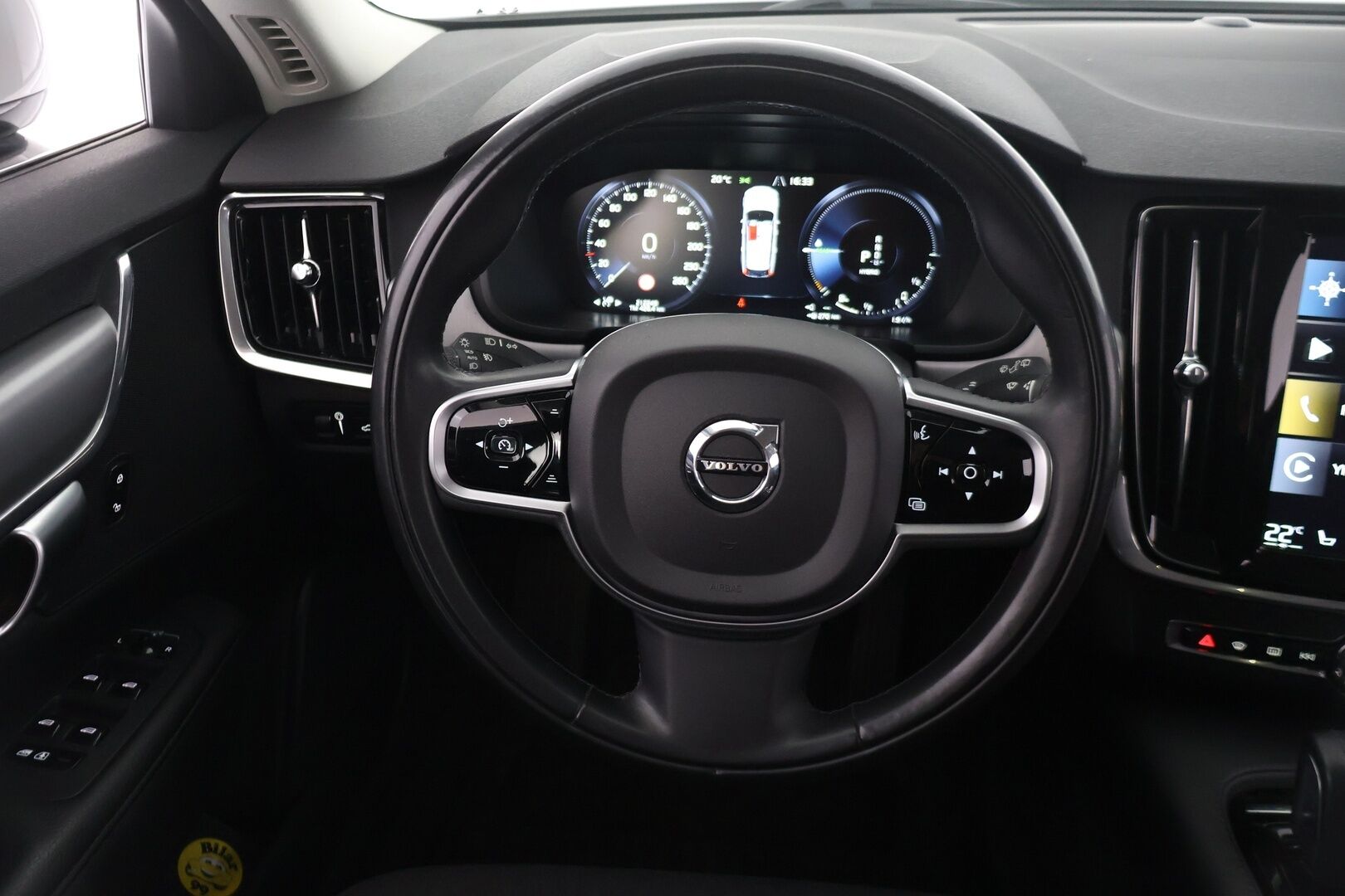 Volvo V90 2020 10.4kWh, T8 AWD Momentum - * Jakohihna tehty | KeyLessGo | Adapt. vakionopeudensäädin | Volvo On Call *