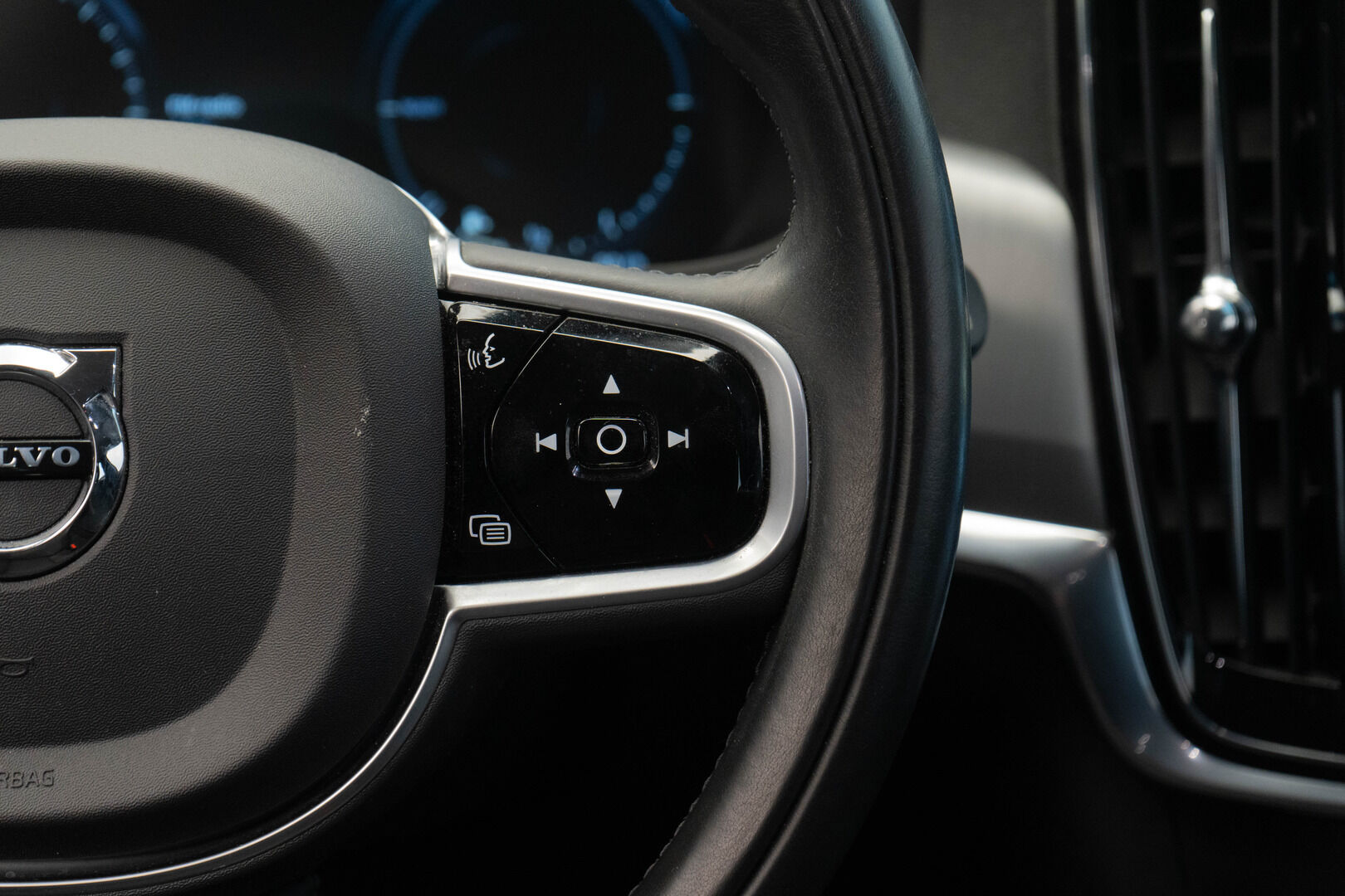 Volvo V90 2020 T8 TwE AWD Momentum Aut. *Puolinahat / Koukku / Kamera / VOC* - KAHDET RENKAAT/ JAKOHIHNA TEHTY - HULLUT AVAJAISHULINAT KORKOTARJOUS 3,29 %