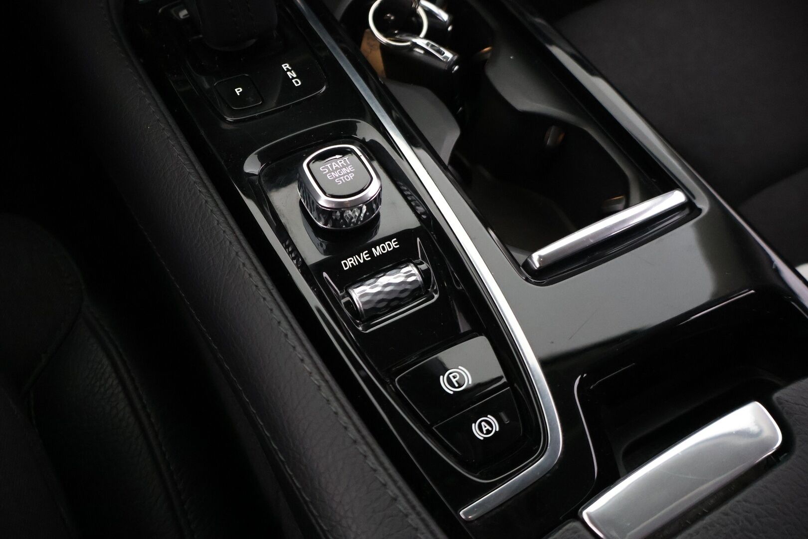 Volvo V90 2020 10.4kWh, T8 AWD Momentum - * Jakohihna tehty | KeyLessGo | Adapt. vakionopeudensäädin | Volvo On Call *