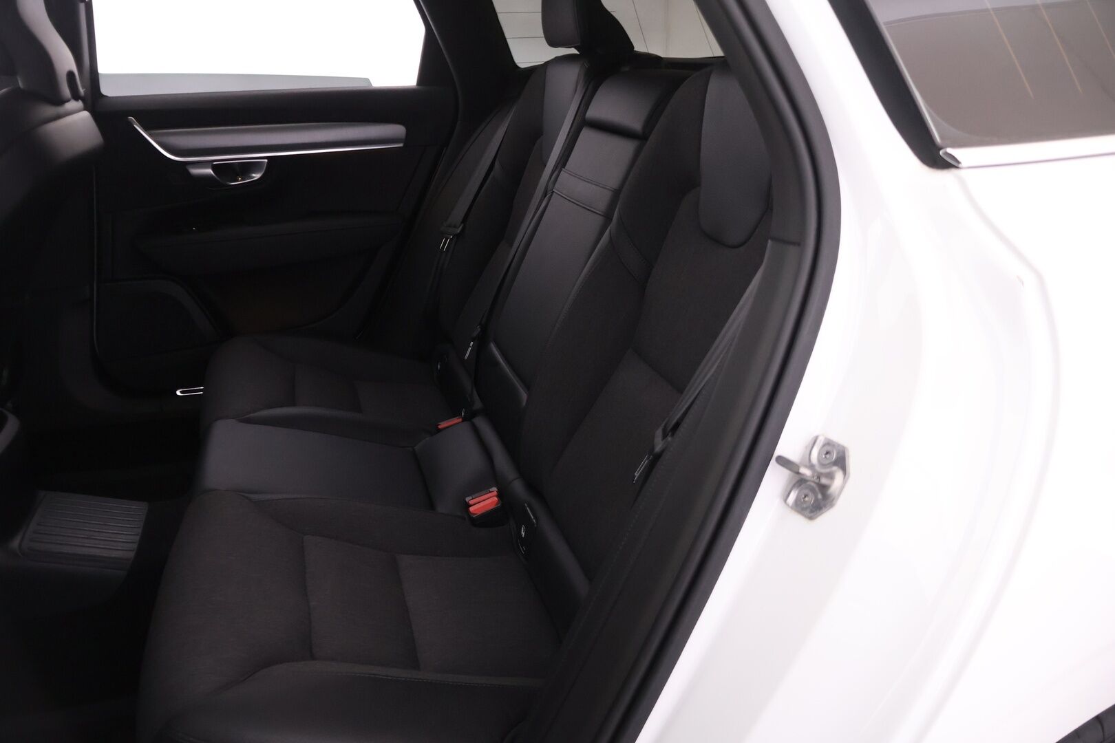 Volvo V90 2020 10.4kWh, T8 AWD Momentum - * Jakohihna tehty | KeyLessGo | Adapt. vakionopeudensäädin | Volvo On Call *