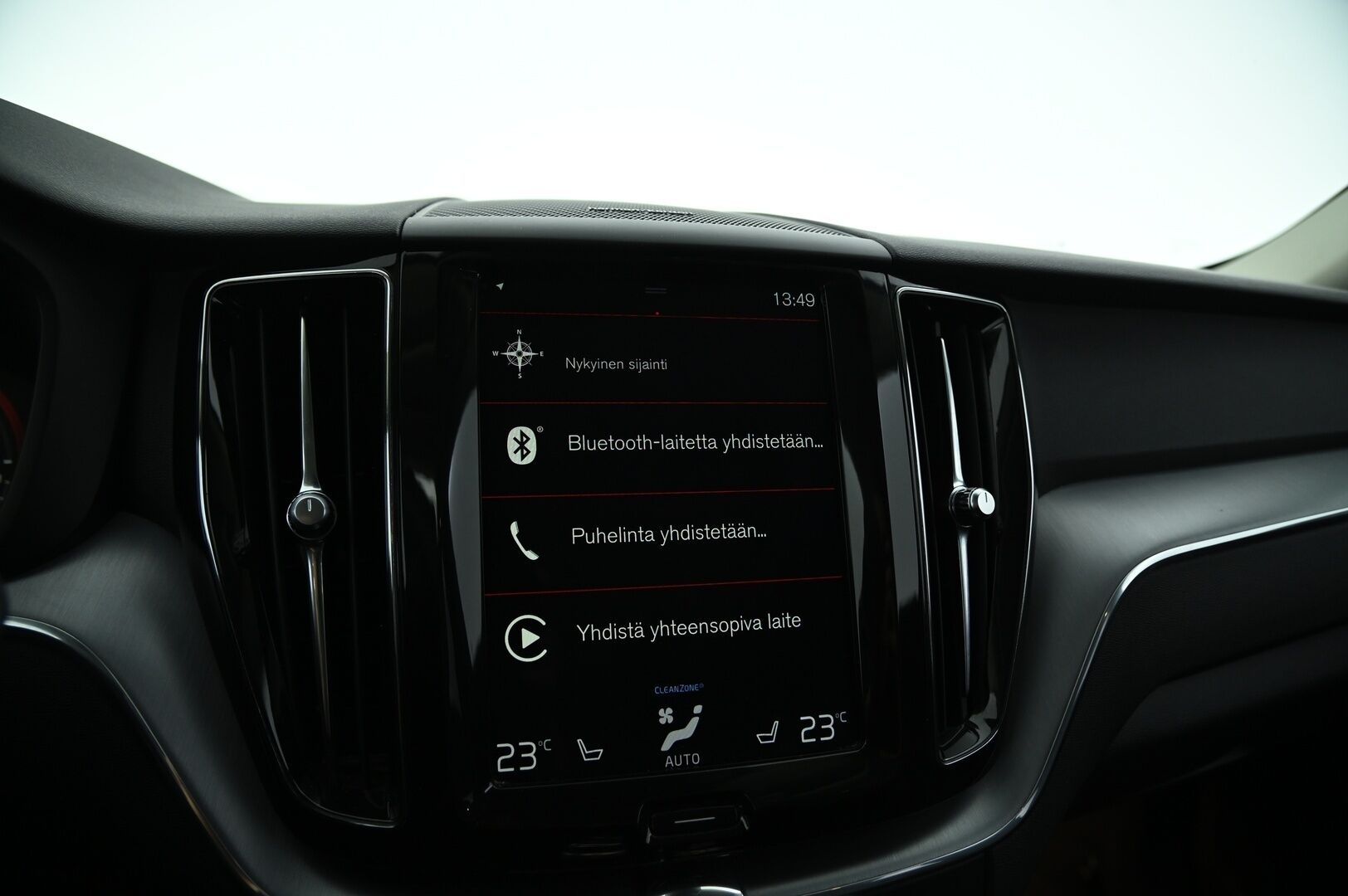 Volvo XC60 2019 10kWh, T8 AWD Momentum aut. * ACC / Webasto / Panorama / H&K / Koukku / P-kamera * - Hihna vaihdettu / Kahdet vanteet / 2x Laturit / Akku kuntotarkistettu