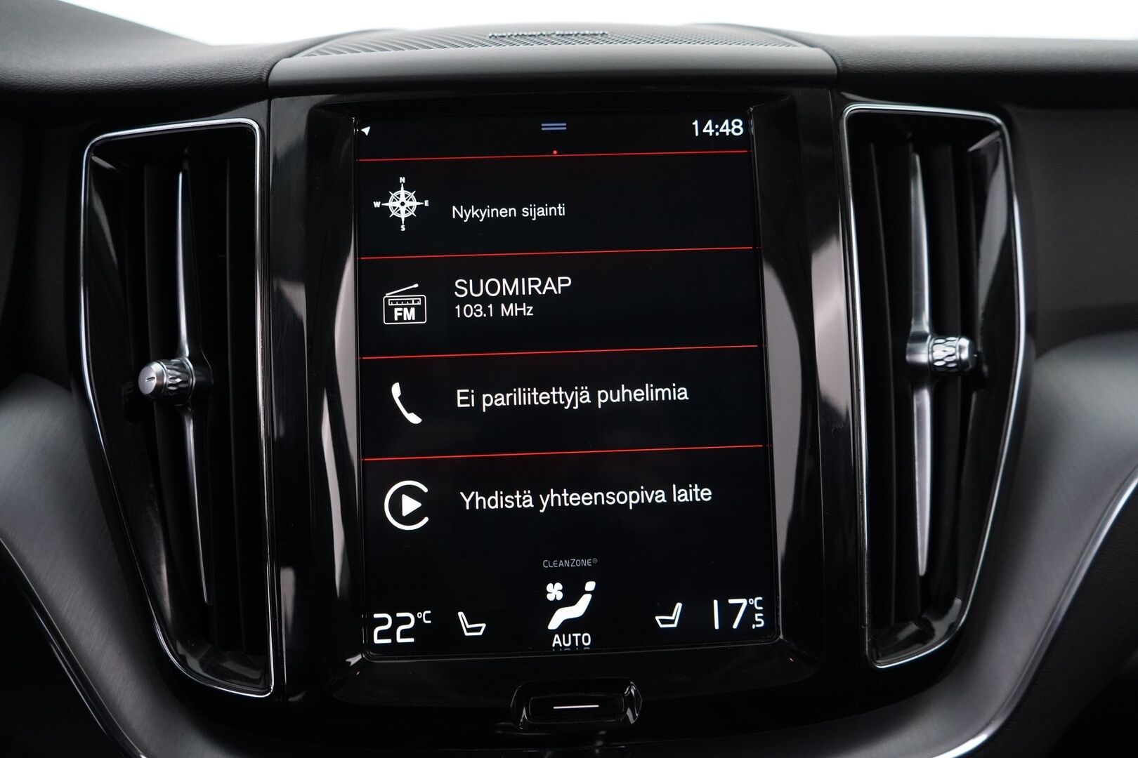 Volvo XC60 2019 10kWh, T8 AWD Momentum aut. - ACC | Webasto | Panorama | H&K | Koukku | Kamera | Hihna vaihdettu | Kahdet vanteet | 2x Laturit / Viimeisin huolto 130tkm