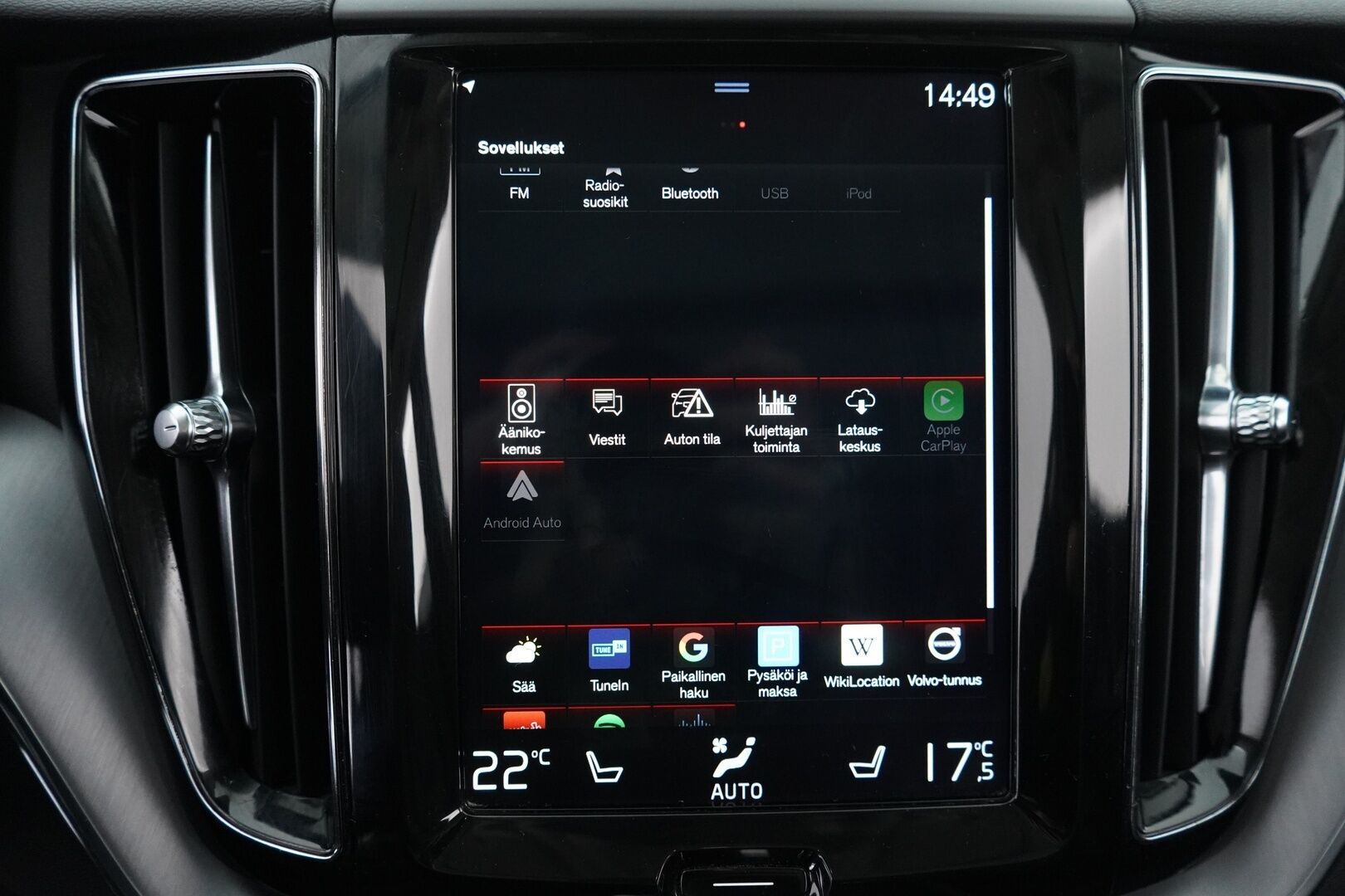 Volvo XC60 2019 10kWh, T8 AWD Momentum aut. - ACC | Webasto | Panorama | H&K | Koukku | Kamera | Hihna vaihdettu | Kahdet vanteet | 2x Laturit / Viimeisin huolto 130tkm
