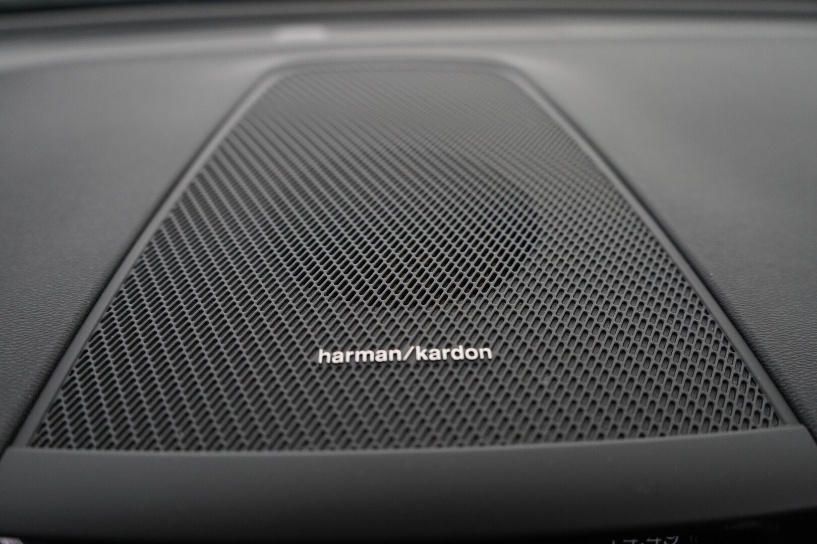 Volvo XC60 2019 10kWh, T8 AWD Momentum aut. - ACC | Webasto | Panorama | H&K | Koukku | Kamera | Hihna vaihdettu | Kahdet vanteet | 2x Laturit / Viimeisin huolto 130tkm
