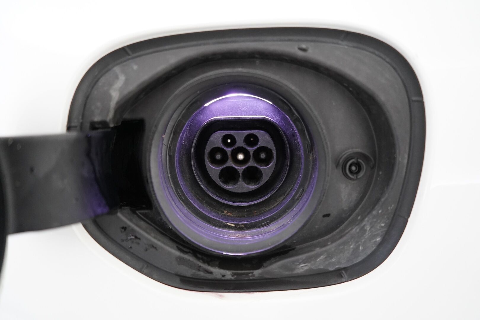 Volvo XC60 2019 10kWh, T8 AWD Momentum aut. * ACC / Webasto / Panorama / H&K / Koukku / P-kamera * - Hihna vaihdettu / Kahdet vanteet / 2x Laturit 