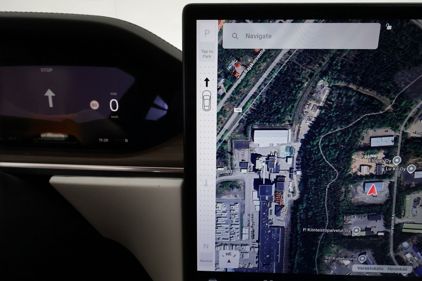 Tesla Model S 2023 Long Range **Valkoinen sisusta / HW4 / Lämpöpumppu / Lasikatto / Matrix-LED / Adapt.Vakkari / P.Kamera / Muistipenkki / Ilma-alusta / Keyless** - 2,99 % KORKOTARJOUS TÄHÄN AUTOON - 1-omisteinen Suomi-auto / 2x Latauskaapelit / Kahdet renkaat