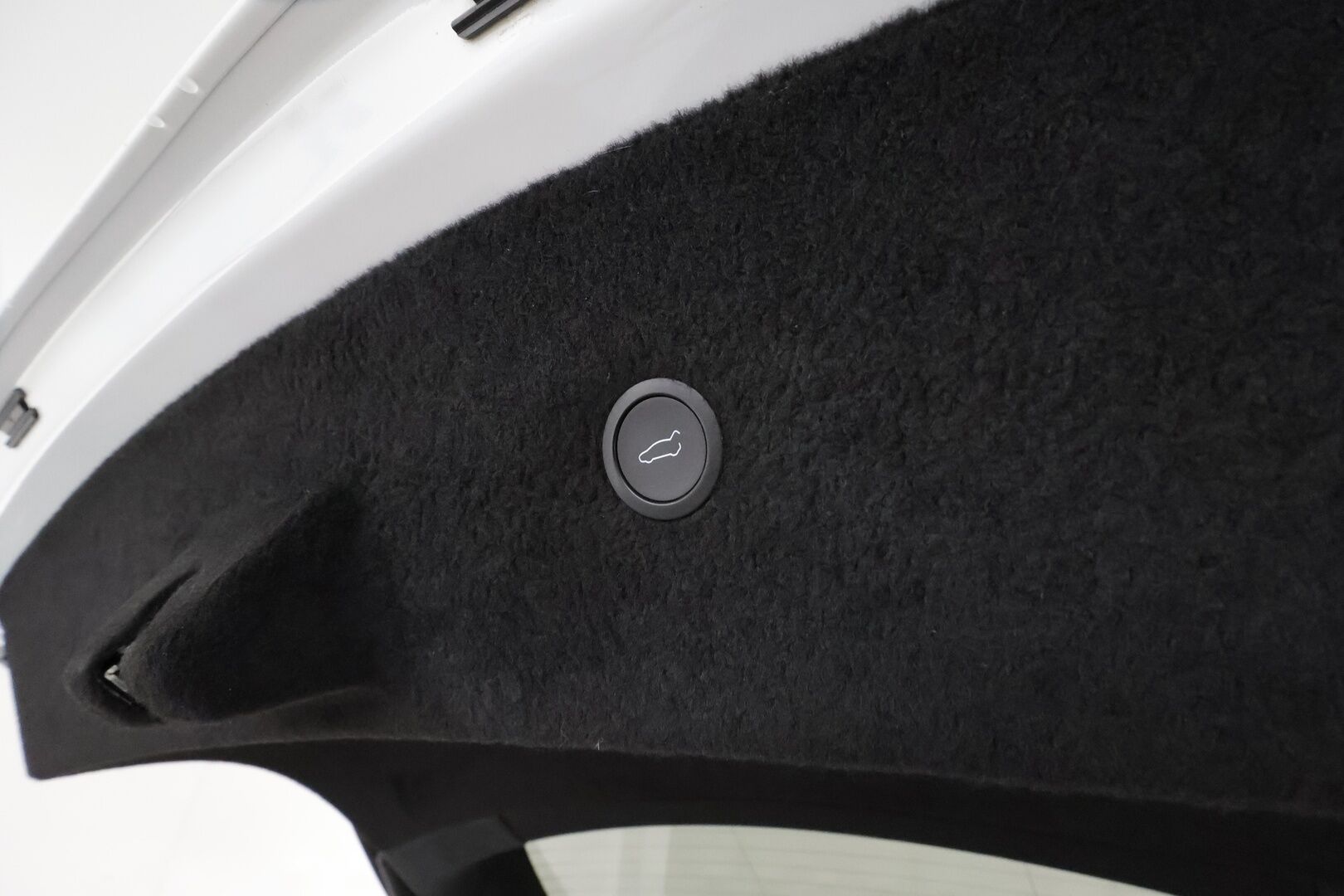 Tesla Model S 2023 Long Range **Valkoinen sisusta / HW4 / Lämpöpumppu / Lasikatto / Matrix-LED / Adapt.Vakkari / P.Kamera / Muistipenkki / Ilma-alusta / Keyless** - 2,99 % KORKOTARJOUS TÄHÄN AUTOON - 1-omisteinen Suomi-auto / 2x Latauskaapelit / Kahdet renkaat