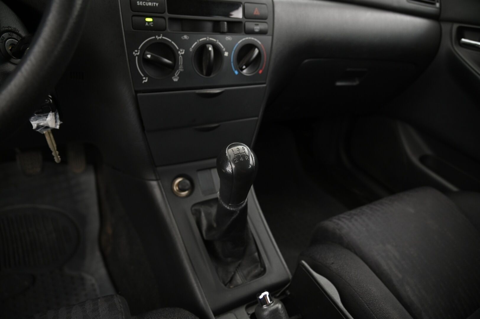 Toyota Corolla 2002 5D COROLLA STW 1.4-ZZE120L *Myydään Huutokaupat.com*
