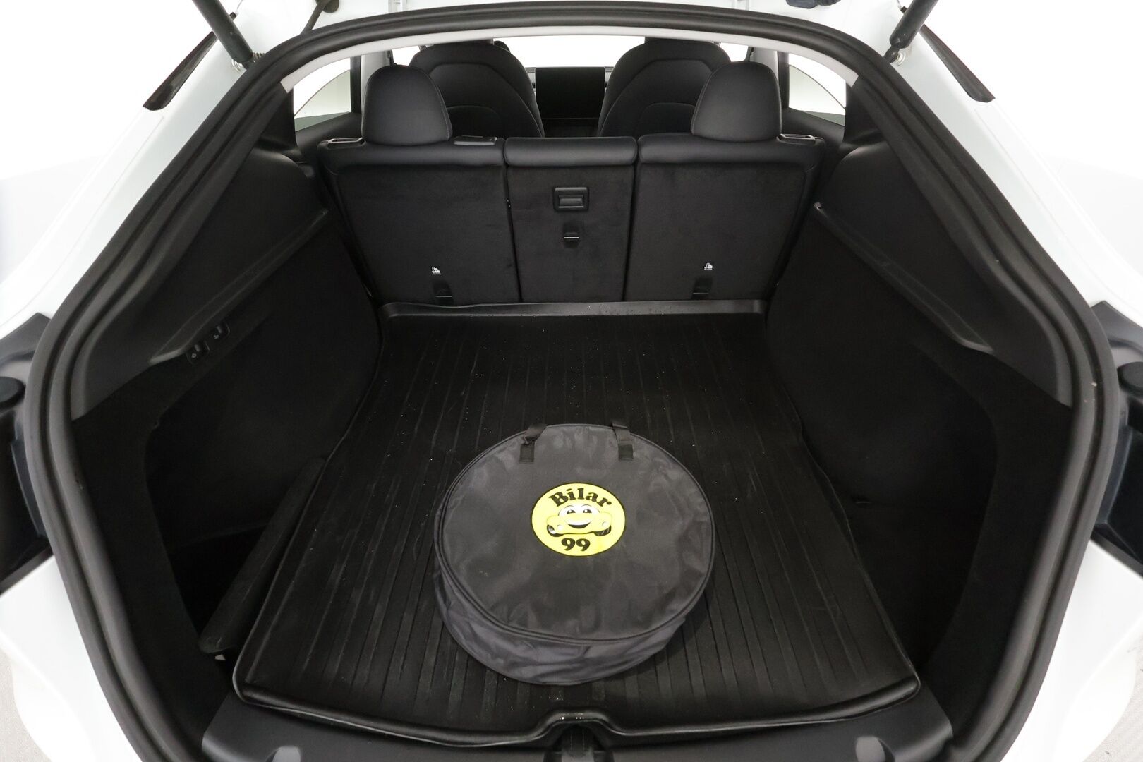 Tesla Model Y 2023 Long Range * EAP / Koukku / ILP / Lasikatto / Matrix-LED / P.kamera / Premium Audio / Muistipenkki / Navi * - Suomi-auto / Akku kuntotarkastettu SoH 95% / 2x Latauskaapelit / Kahdet renkaat