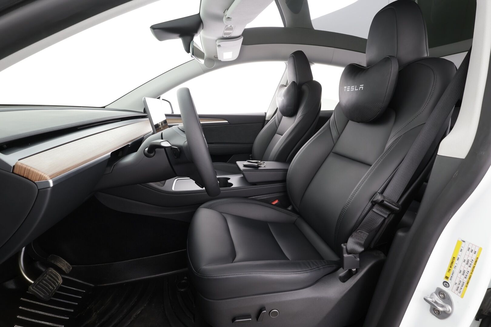 Tesla Model Y 2023 Long Range * EAP / Koukku / ILP / Lasikatto / Matrix-LED / P.kamera / Premium Audio / Muistipenkki / Navi * - Suomi-auto / Akku kuntotarkastettu SoH 95% / 2x Latauskaapelit / Kahdet renkaat