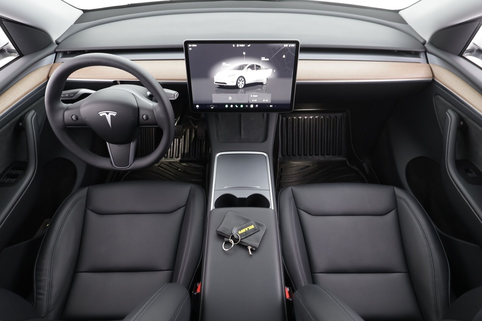 Tesla Model Y 2023 Long Range * EAP / Koukku / ILP / Lasikatto / Matrix-LED / P.kamera / Premium Audio / Muistipenkki / Navi * - Suomi-auto / Akku kuntotarkastettu SoH 95% / 2x Latauskaapelit / Kahdet renkaat