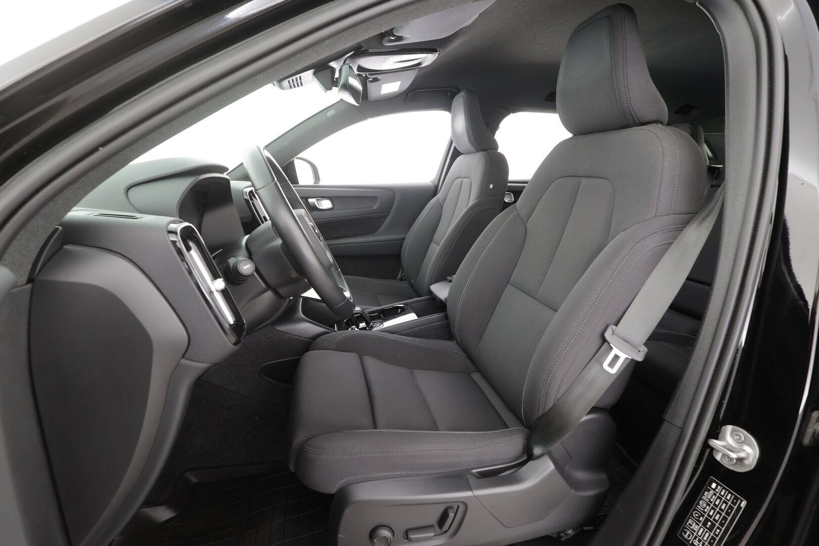 Volvo XC40 2023 Recharge Single Plus aut - | ILP | Koukku | ACC | LED | P.Kamera | Sporttipenkki Muistilla | Navi | Kaistavahti | Keyless | 1-om Suomi-auto | Kahdet renkaat | Merkkihuollot |