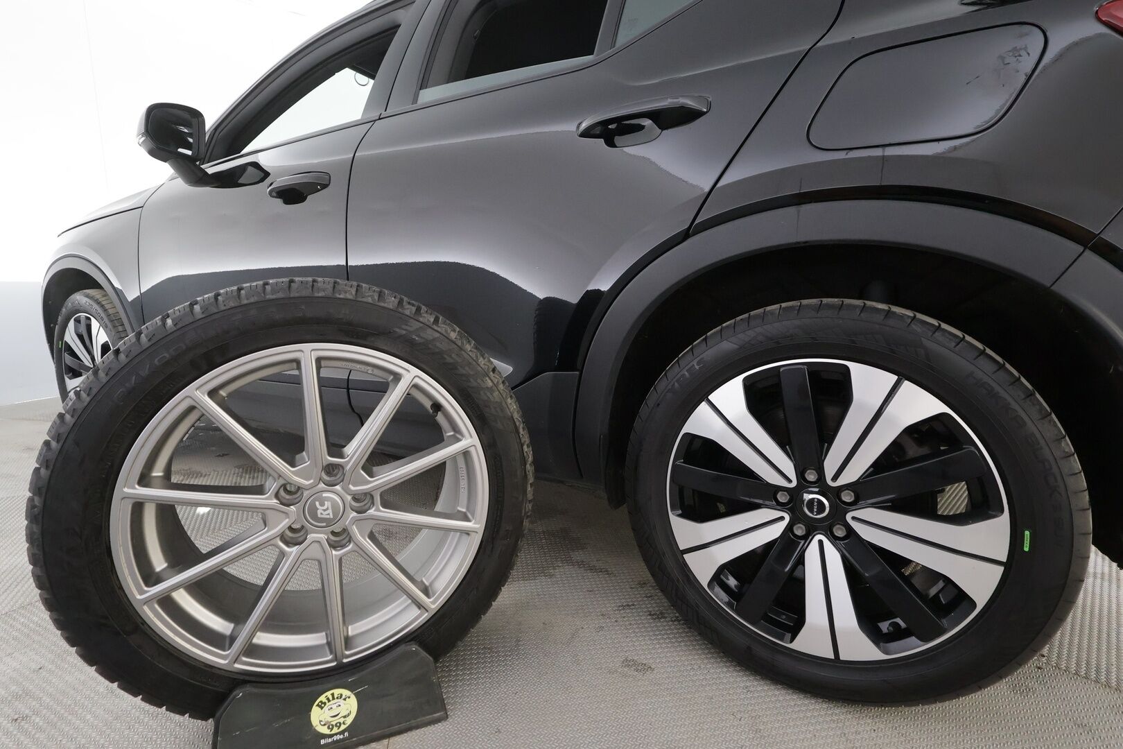 Volvo XC40 2023 Recharge Single Plus aut - | ILP | Koukku | ACC | LED | P.Kamera | Sporttipenkki Muistilla | Navi | Kaistavahti | Keyless | 1-om Suomi-auto | Kahdet renkaat | Merkkihuollot |