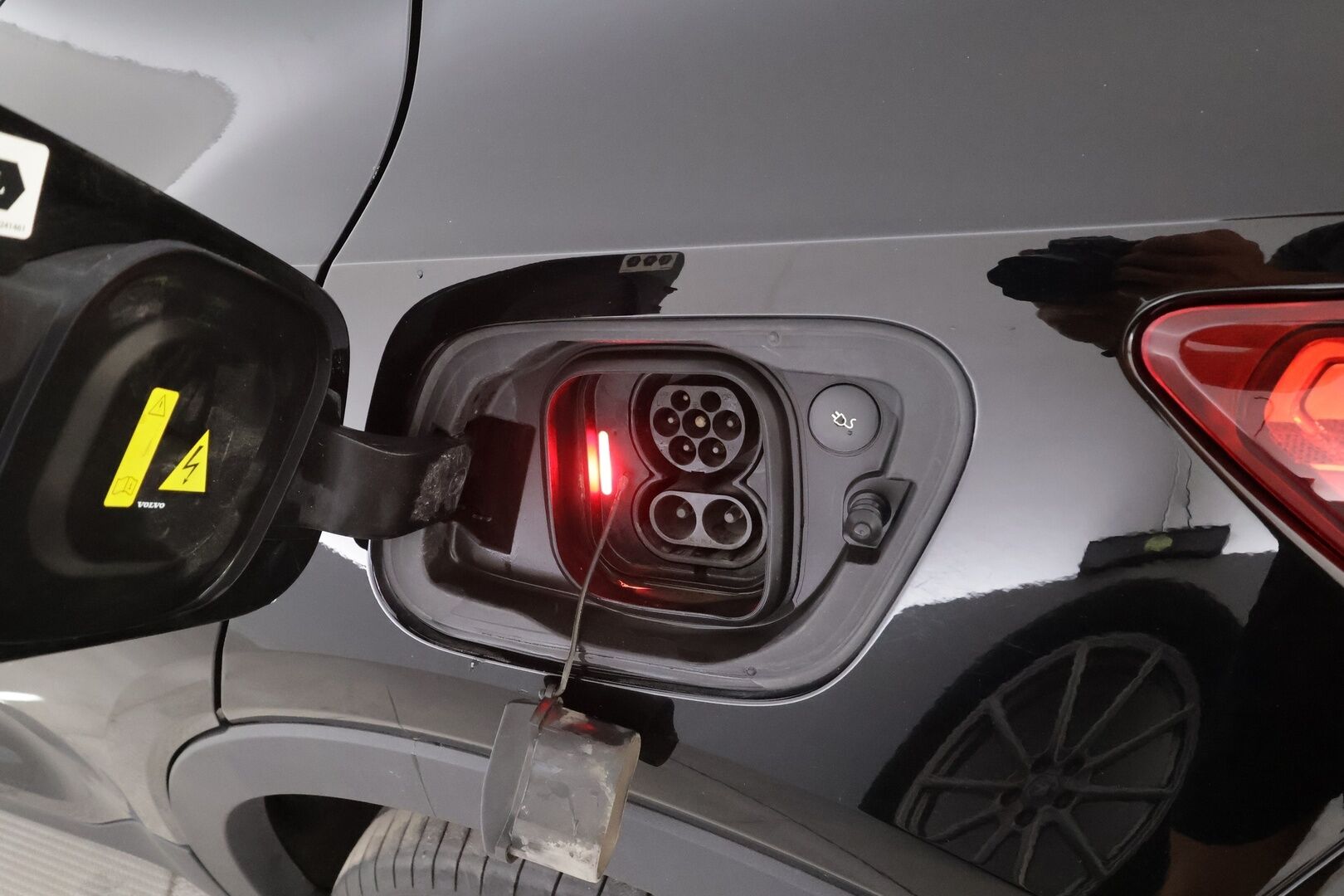 Volvo XC40 2023 Recharge Single Plus aut - | ILP | Koukku | ACC | LED | P.Kamera | Sporttipenkki Muistilla | Navi | Kaistavahti | Keyless | 1-om Suomi-auto | Kahdet renkaat | Merkkihuollot |