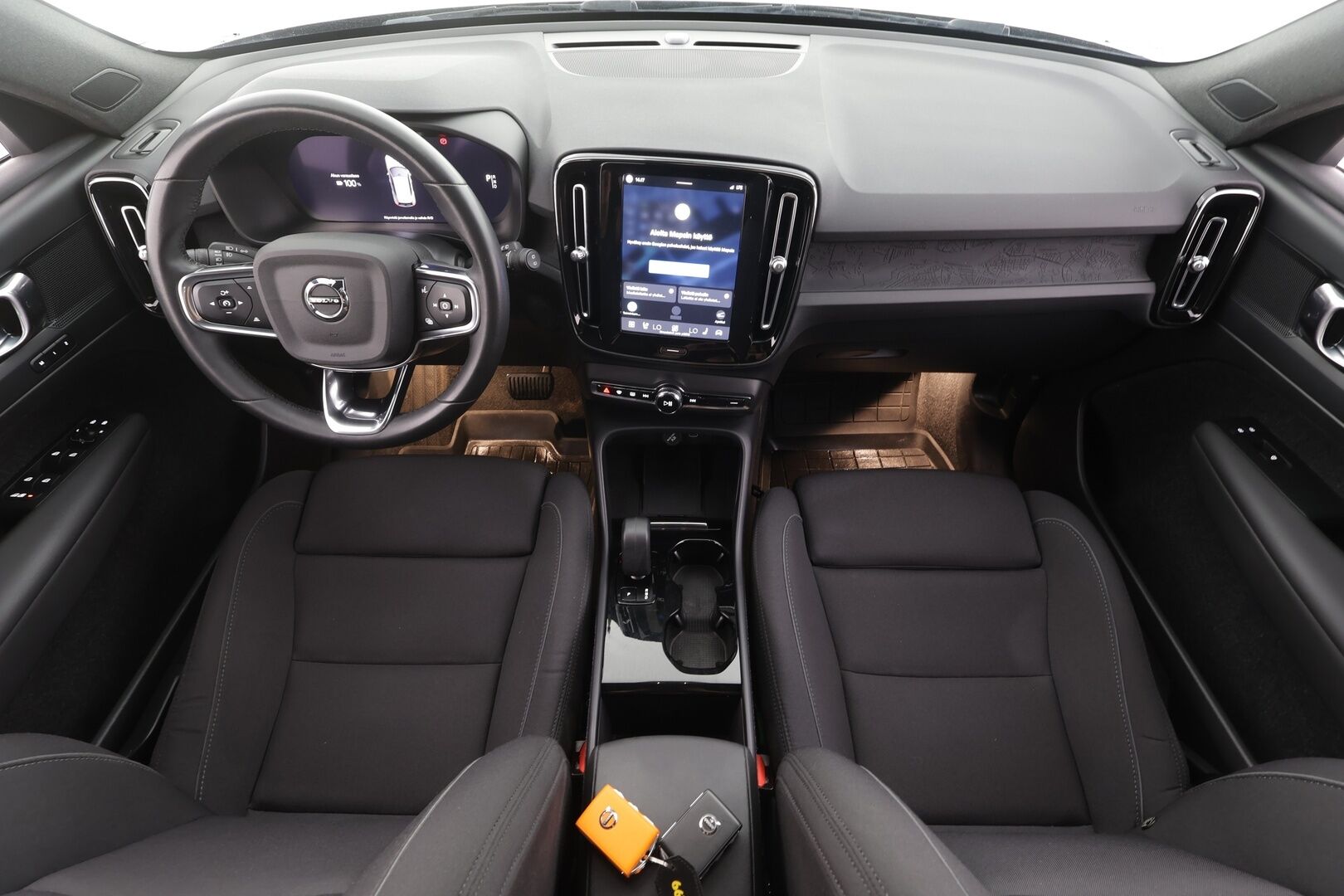 Volvo XC40 2023 Recharge Single Plus aut - | ILP | Koukku | ACC | LED | P.Kamera | Sporttipenkki Muistilla | Navi | Kaistavahti | Keyless | 1-om Suomi-auto | Kahdet renkaat | Merkkihuollot |