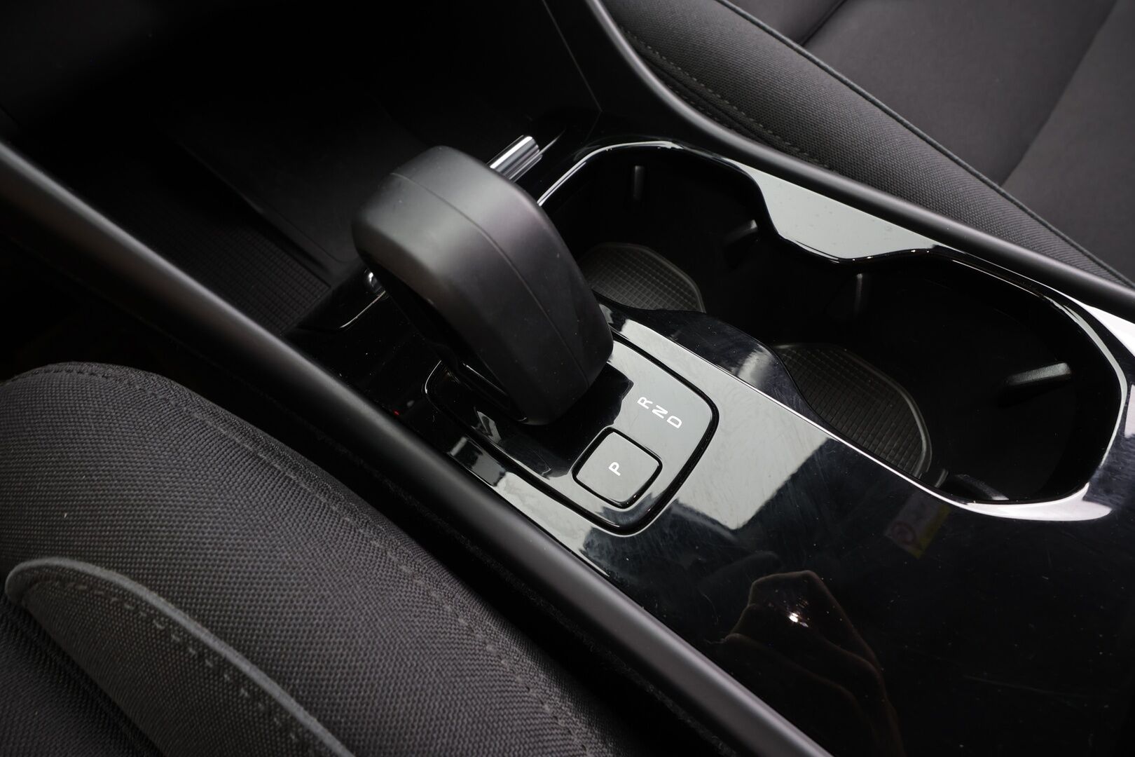 Volvo XC40 2023 Recharge Single Plus aut - | ILP | Koukku | ACC | LED | P.Kamera | Sporttipenkki Muistilla | Navi | Kaistavahti | Keyless | 1-om Suomi-auto | Kahdet renkaat | Merkkihuollot |