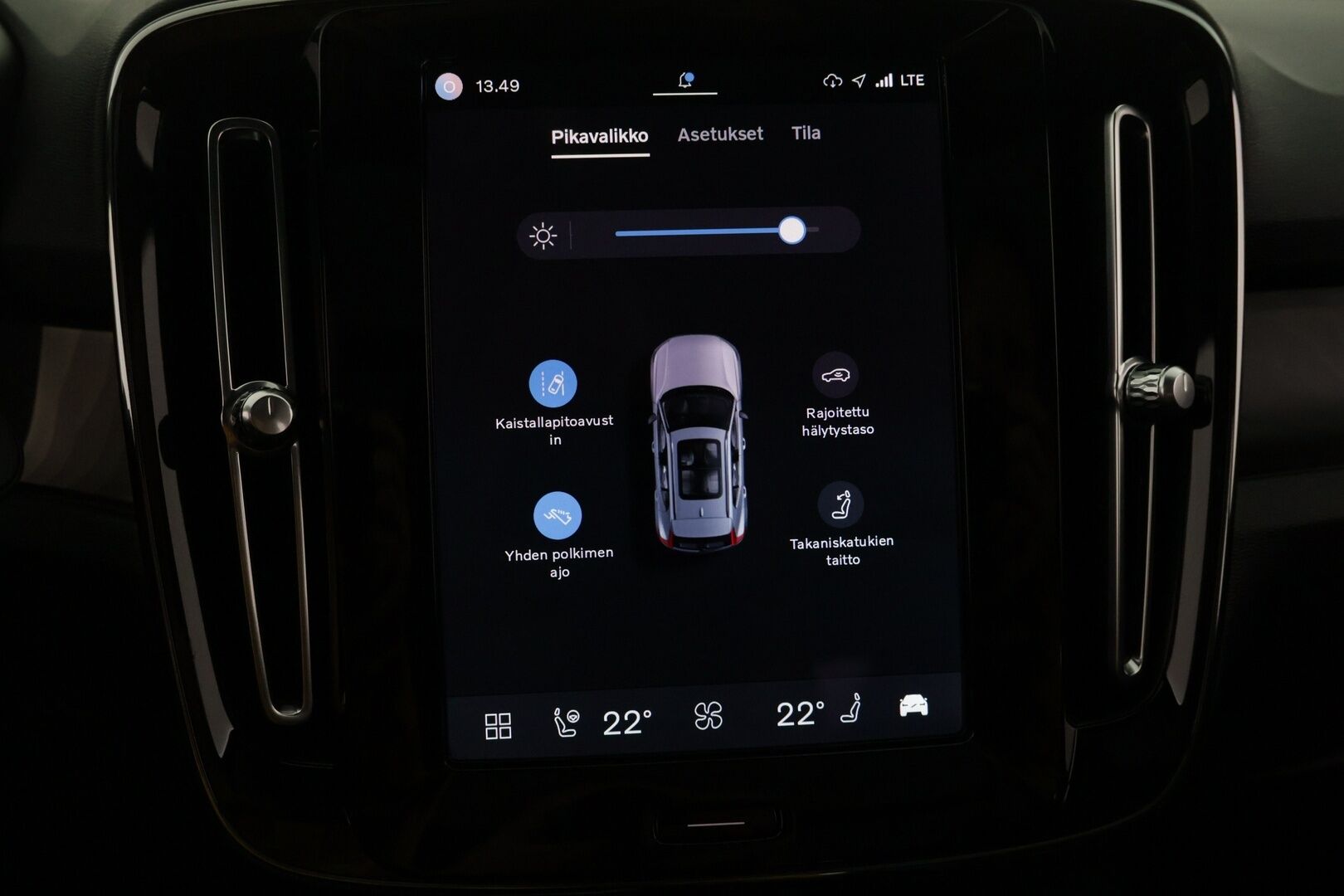 Volvo XC40 2023 Recharge Twin Ultimate aut - ACC | ILP | H/K | Muistipenkki | 360° kamera | Koukku | Panorama