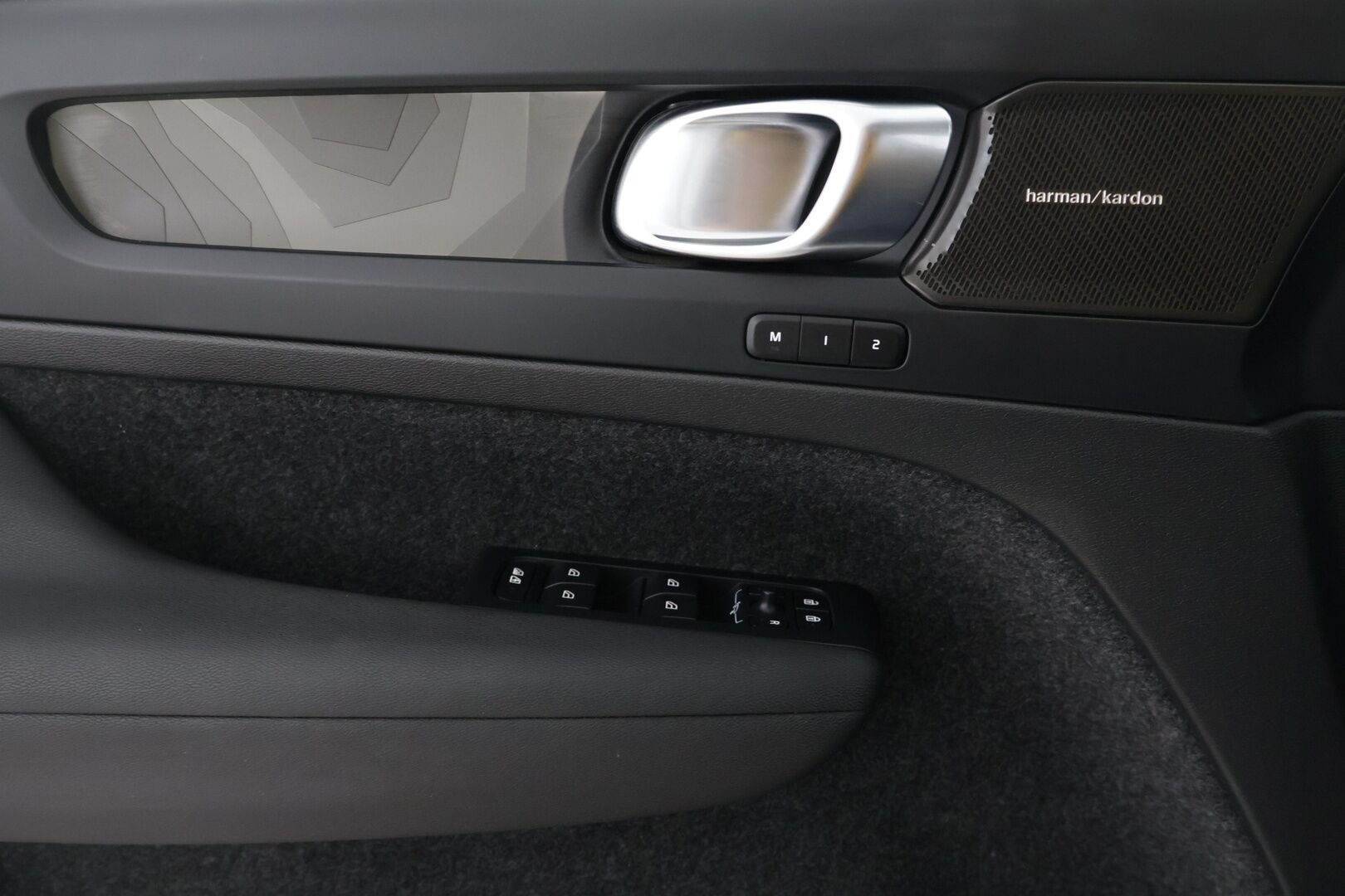 Volvo XC40 2023 Recharge Twin Ultimate aut - ACC | ILP | H/K | Muistipenkki | 360° kamera | Koukku | Panorama