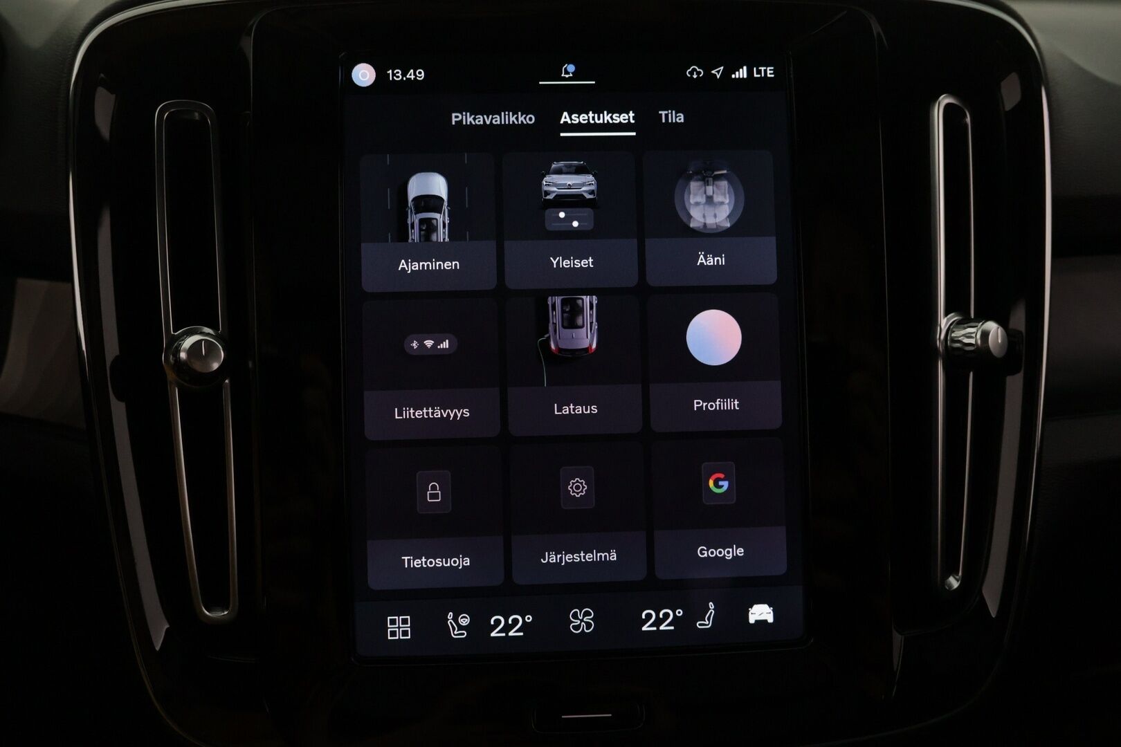 Volvo XC40 2023 Recharge Twin Ultimate aut - ACC | ILP | H/K | Muistipenkki | 360° kamera | Koukku | Panorama