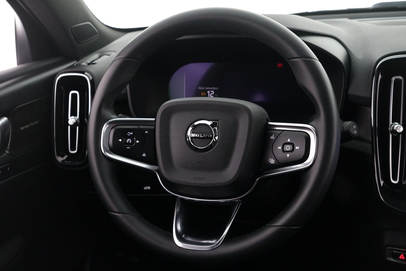 Volvo XC40 2023 Recharge Twin Ultimate aut - ACC | ILP | H/K | Muistipenkki | 360° kamera | Koukku | Panorama