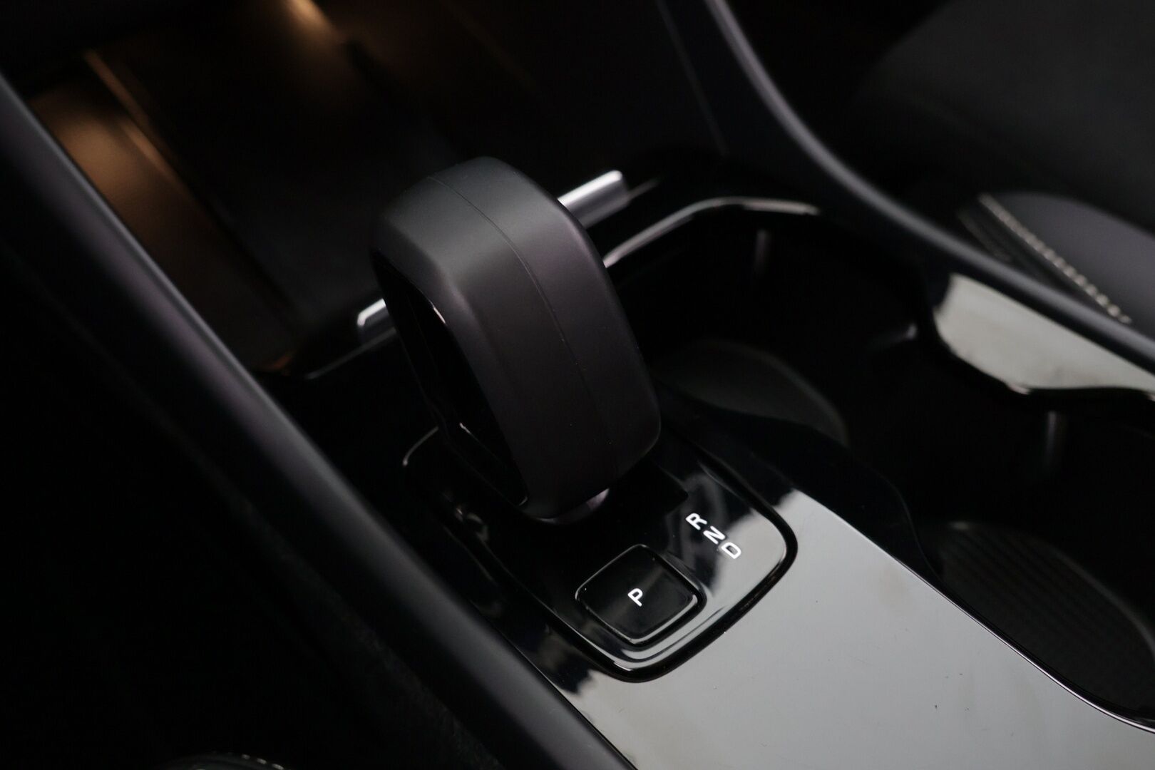 Volvo XC40 2023 Recharge Twin Ultimate aut - ACC | ILP | H/K | Muistipenkki | 360° kamera | Koukku | Panorama