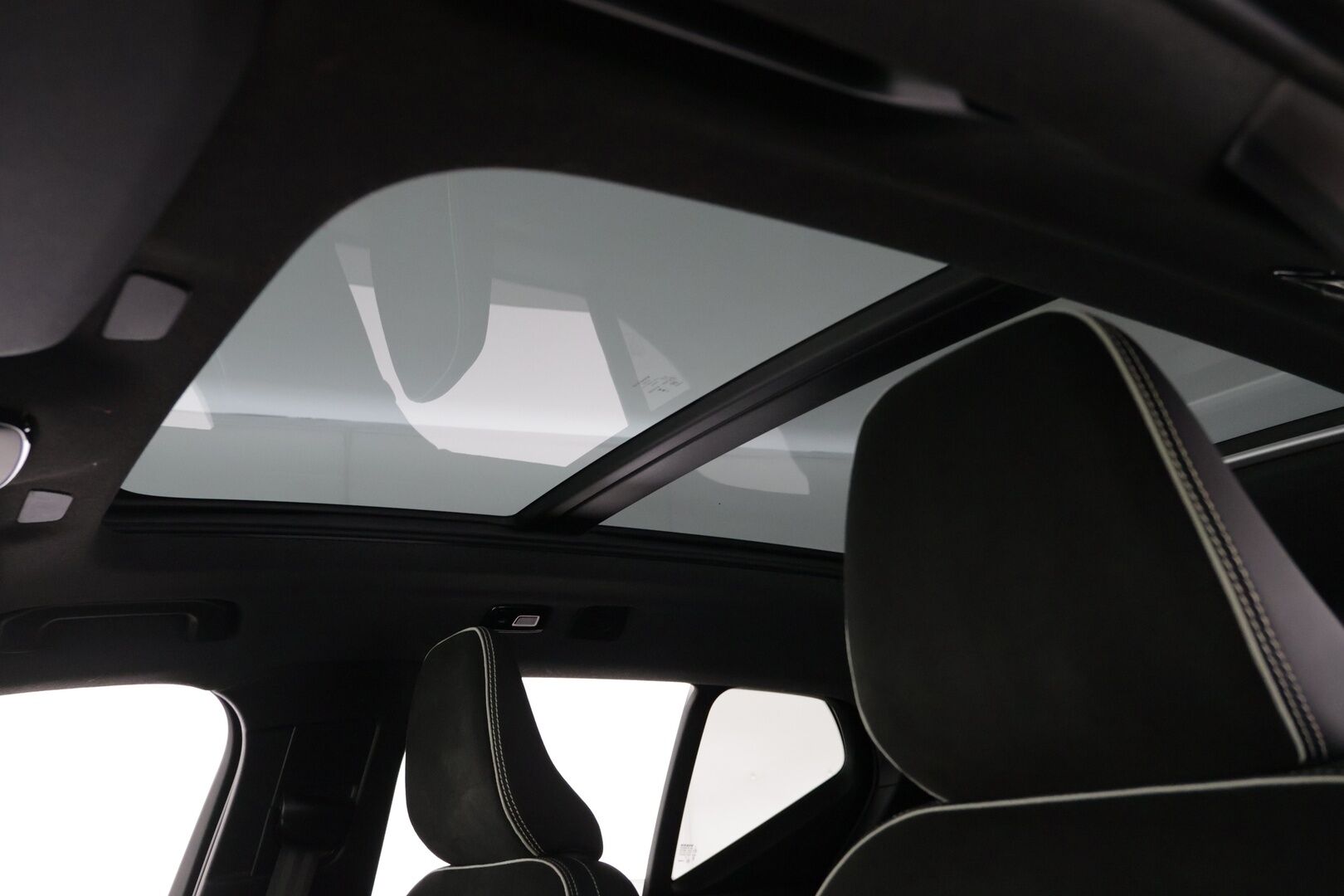 Volvo XC40 2023 Recharge Twin Ultimate aut - ACC | ILP | H/K | Muistipenkki | 360° kamera | Koukku | Panorama