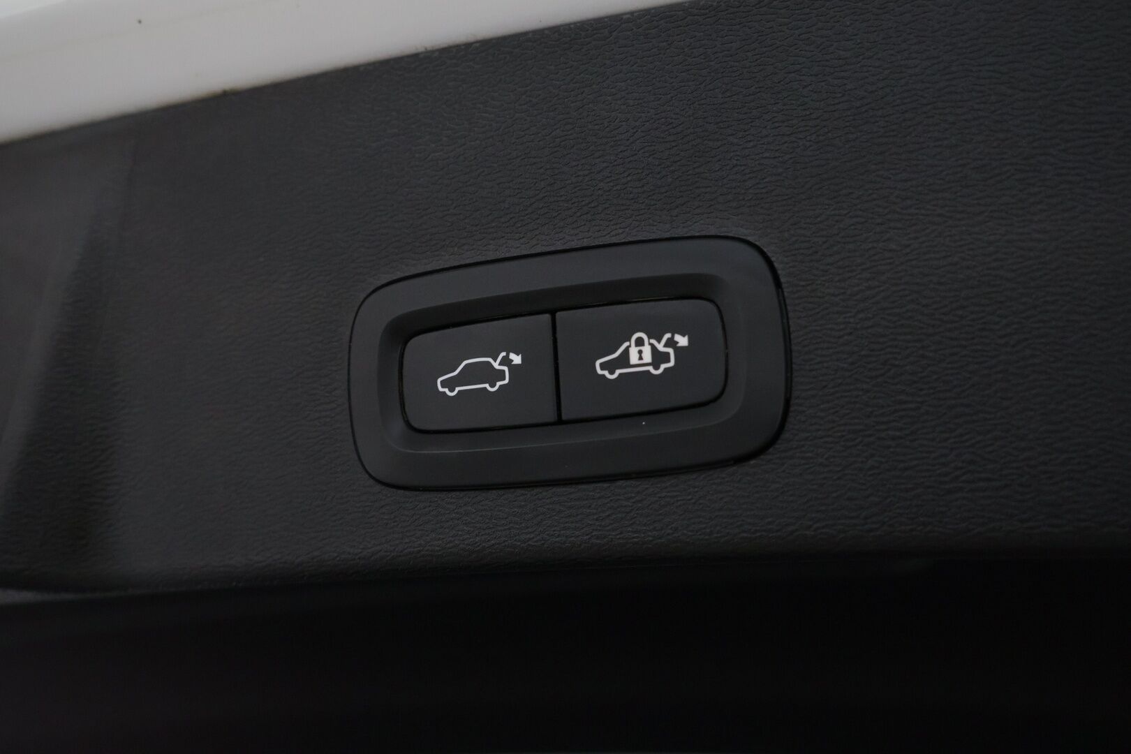 Volvo XC40 2023 Recharge Twin Ultimate aut - ACC | ILP | H/K | Muistipenkki | 360° kamera | Koukku | Panorama