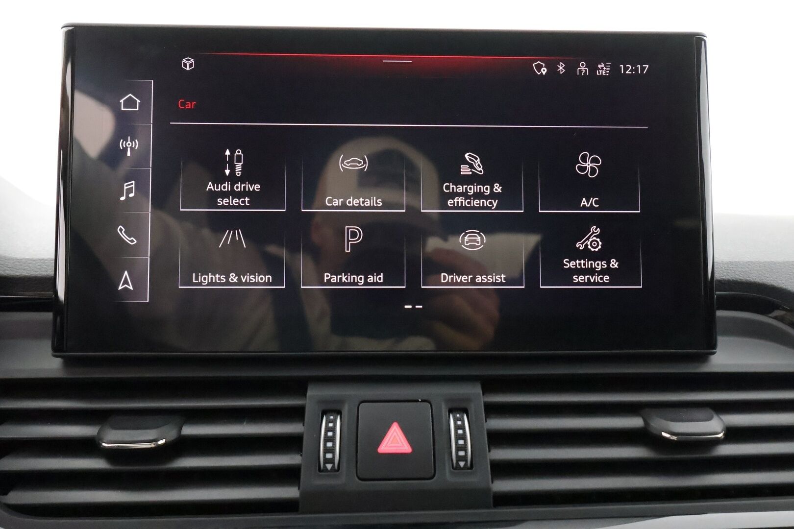 Audi Q5 2023 Progress 50 TFSI e 220 kW quattro S tronic - 3,99 % KORKOTARJOUS TÄHÄN AUTOON - 1-om. Suomi-auto / Adapt.Vakkari / P-kamera / Matrix LED / Koukku / Sporttipenkit / Apple&Android